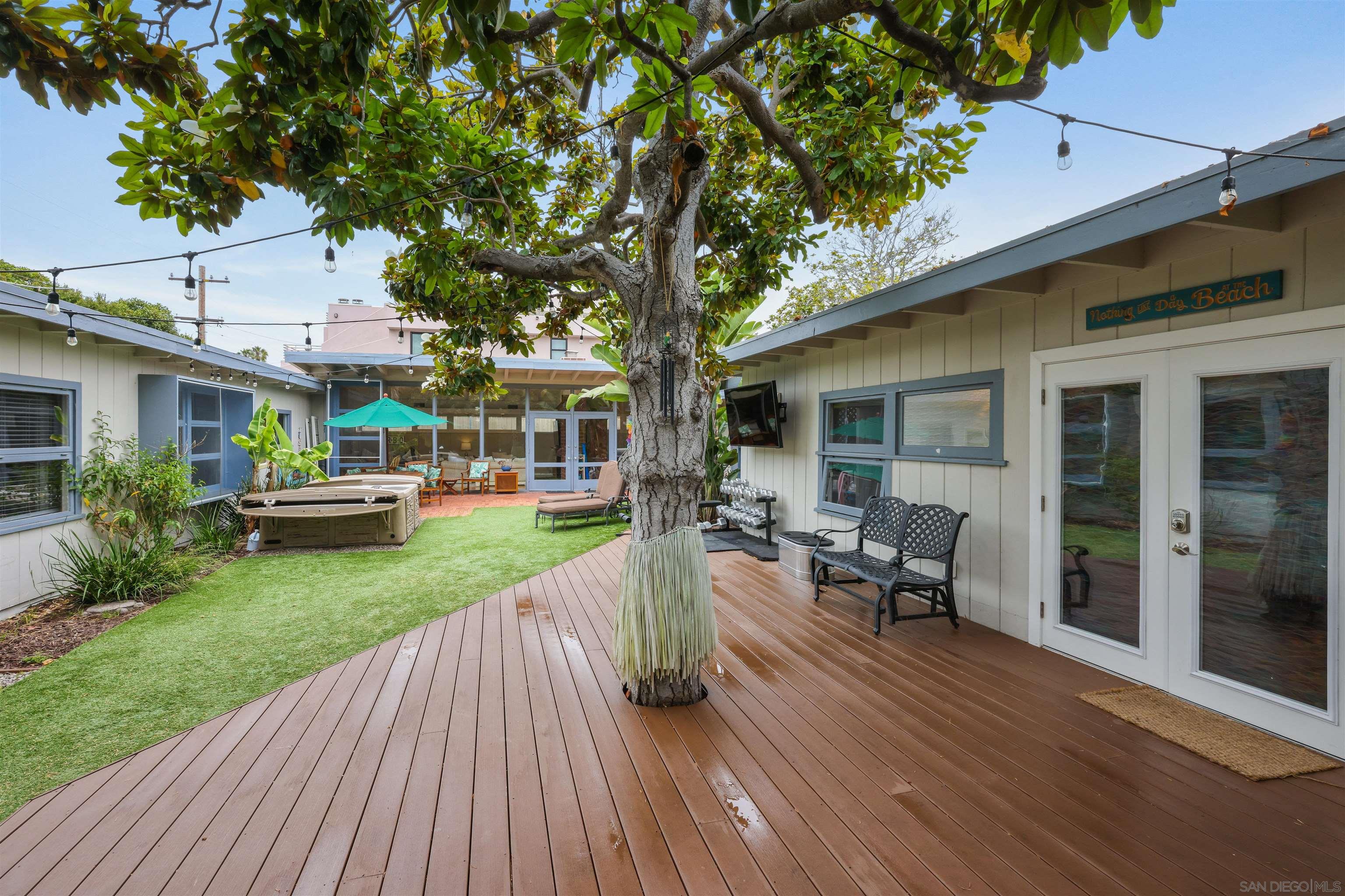 Detail Gallery Image 36 of 38 For 8260  Paseo Del Ocaso, La Jolla,  CA 92037 - 4 Beds | 2 Baths