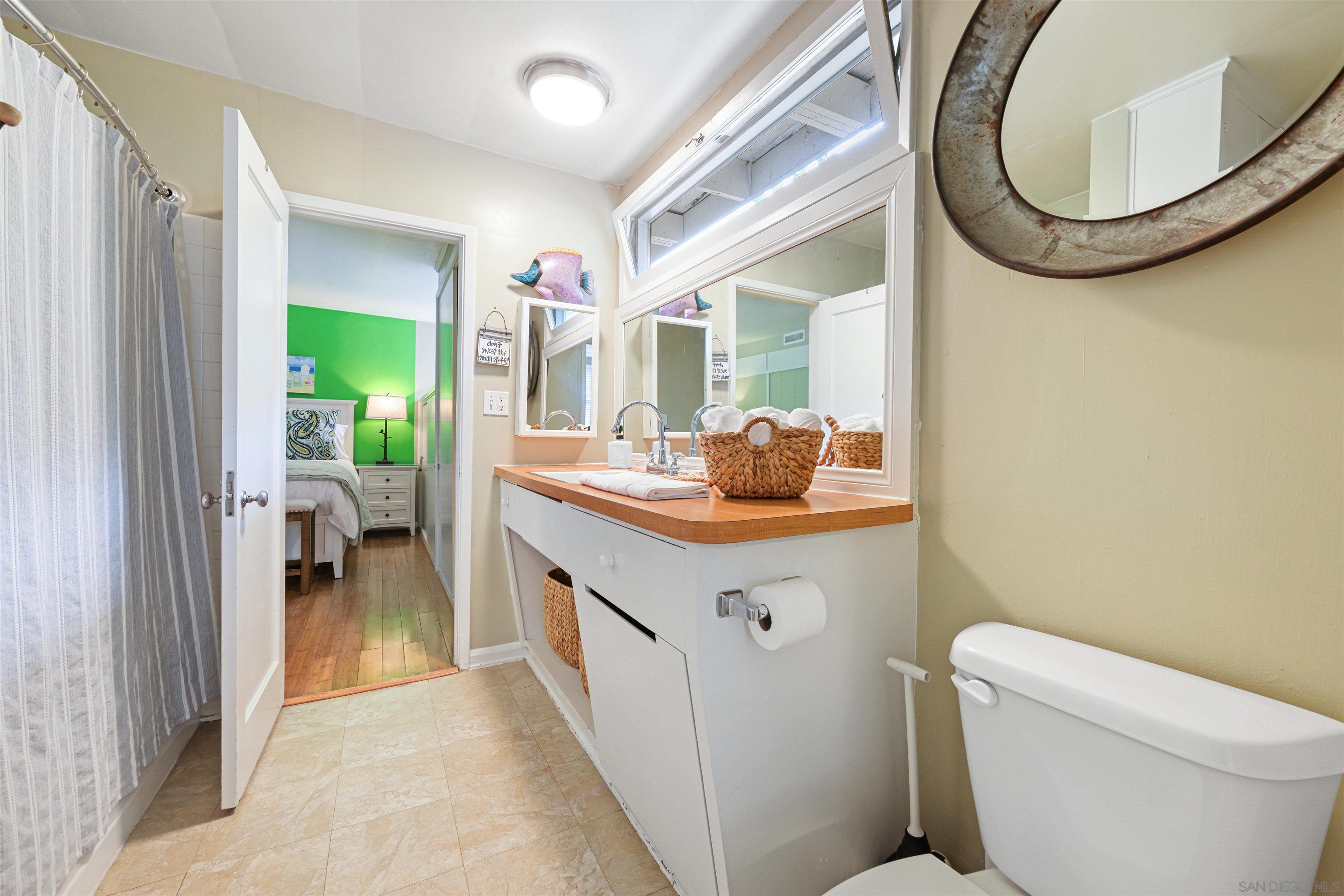 Detail Gallery Image 8 of 38 For 8260  Paseo Del Ocaso, La Jolla,  CA 92037 - 4 Beds | 2 Baths