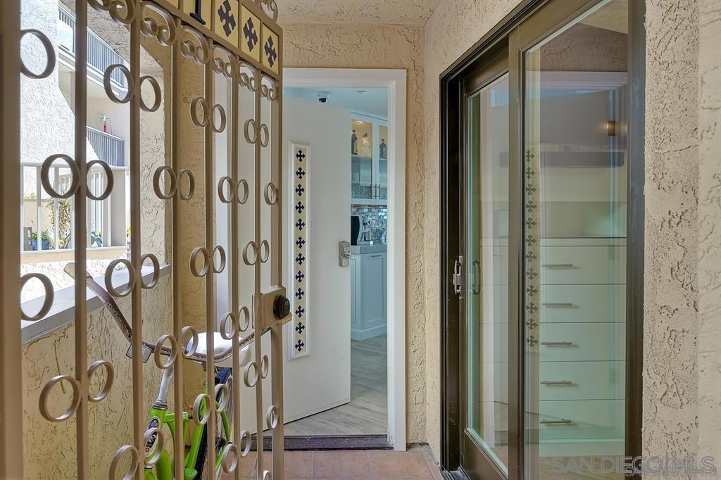 Detail Gallery Image 4 of 24 For 4465  Ocean Blvd  #UNIT 1,  San Diego,  CA 92109 - 2 Beds | 2 Baths