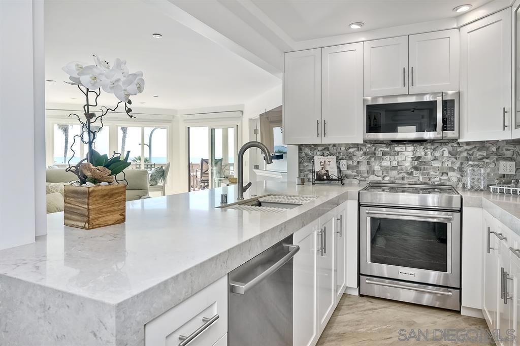 Detail Gallery Image 6 of 24 For 4465  Ocean Blvd  #UNIT 1,  San Diego,  CA 92109 - 2 Beds | 2 Baths