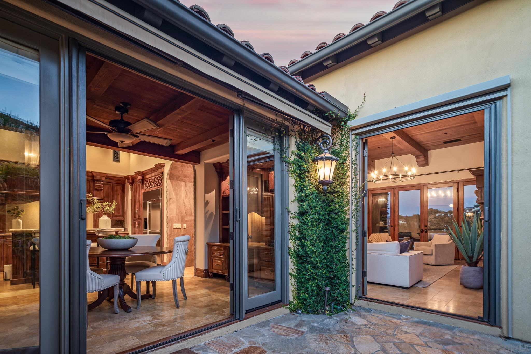 Detail Gallery Image 6 of 39 For 8341  Santaluz Village Green E, San Diego,  CA 92127 - 3 Beds | 2/1 Baths