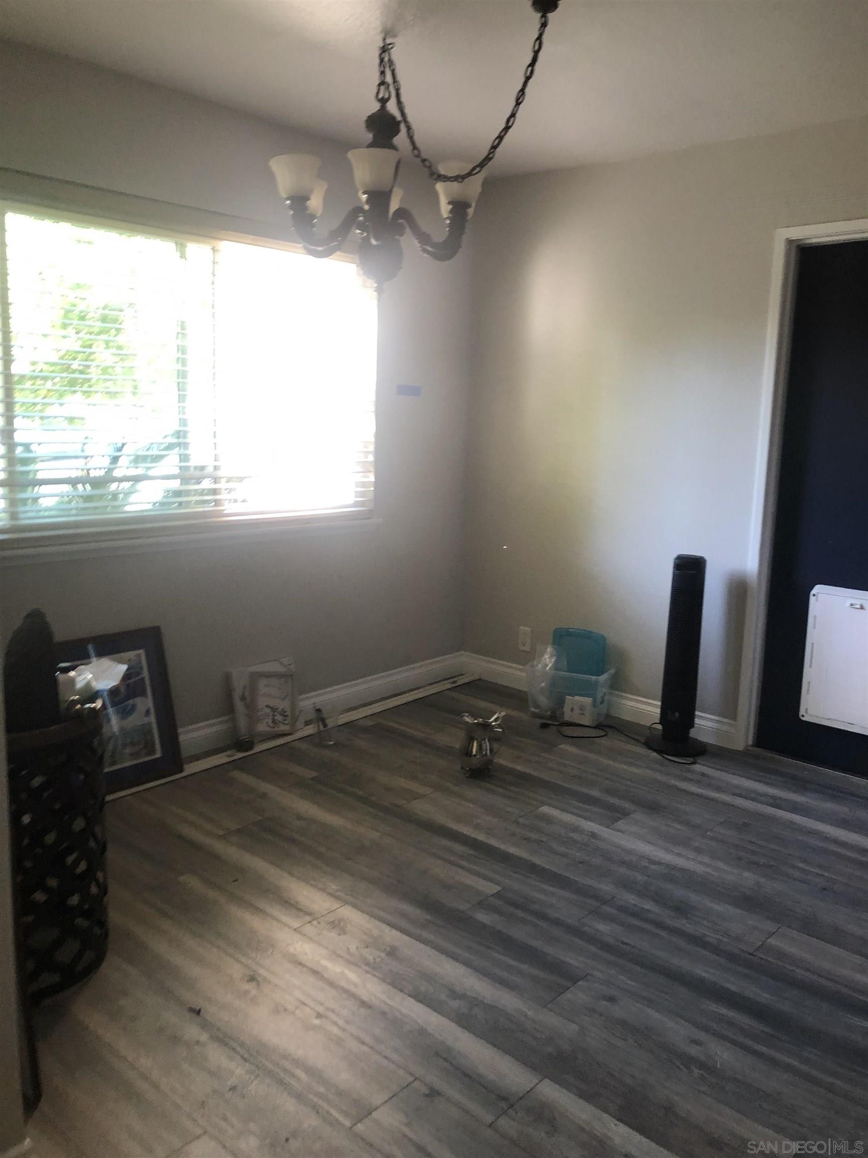 Detail Gallery Image 5 of 13 For 5015  Macario Dr, Oceanside,  CA 92057 - 3 Beds | 2 Baths