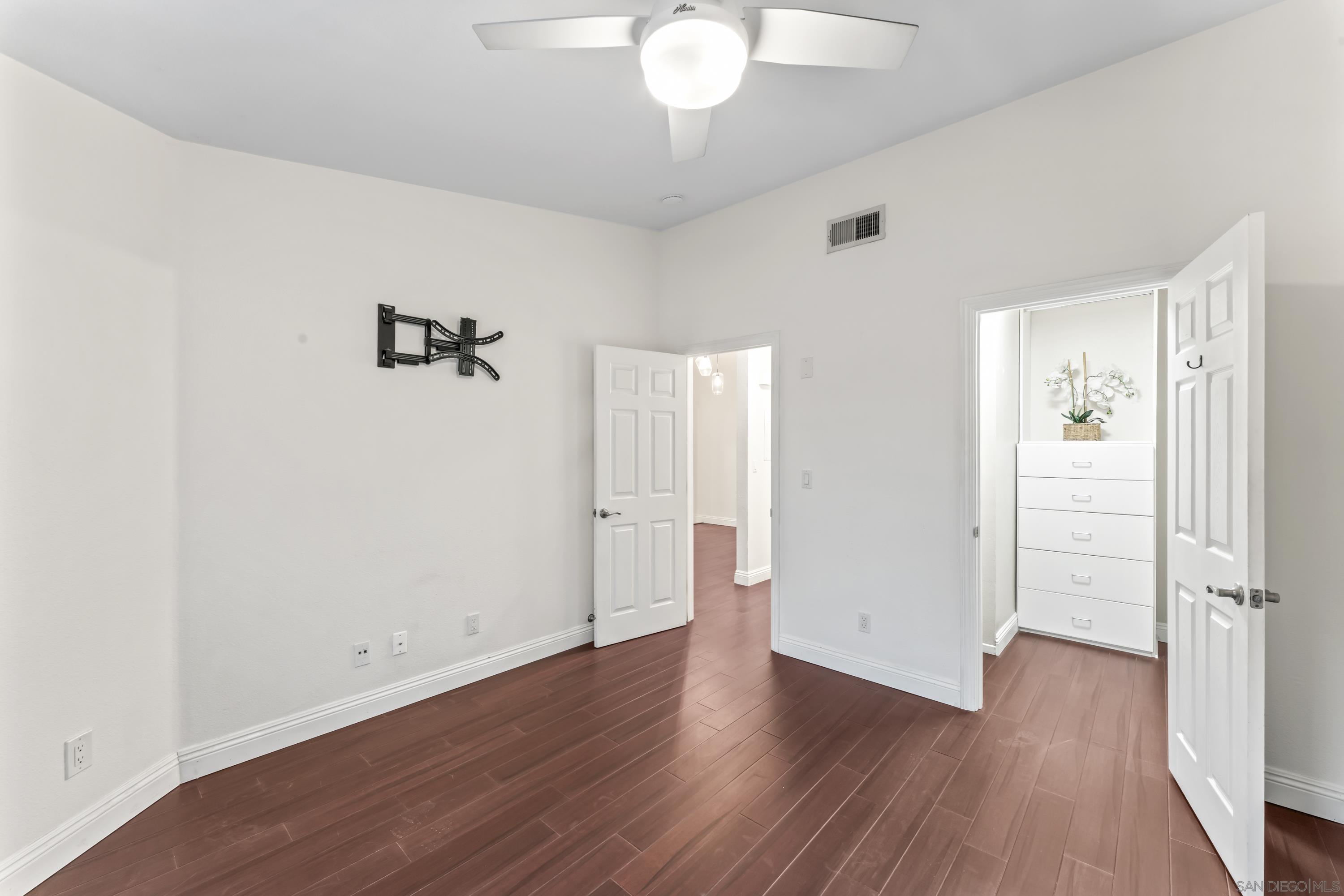 Detail Gallery Image 11 of 29 For 18752  Caminito Cantilena  #166,  San Diego,  CA 92128 - 1 Beds | 1 Baths