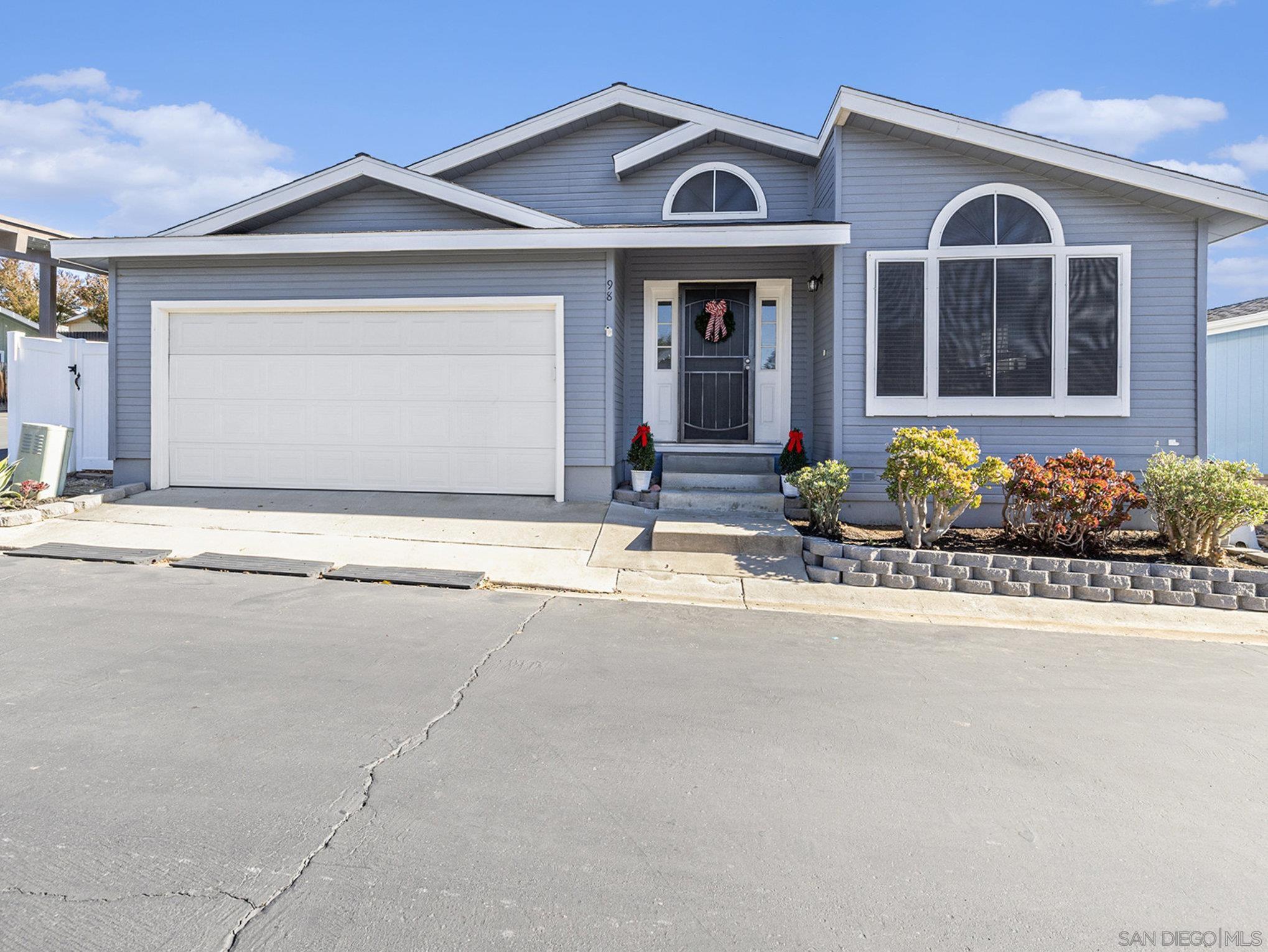 Front Image Thumbnail for SD250045339