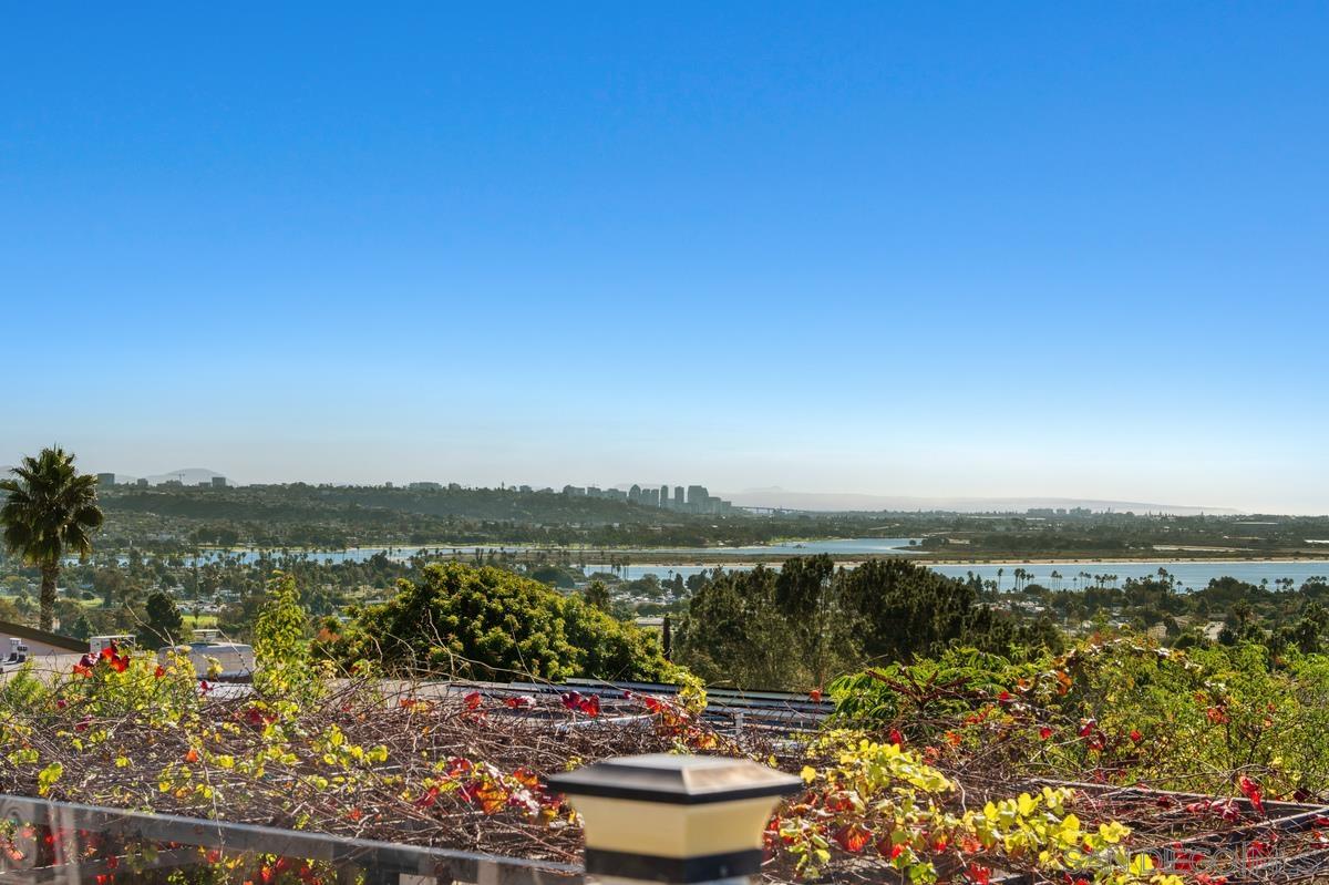 Front Image Thumbnail for SD250045341