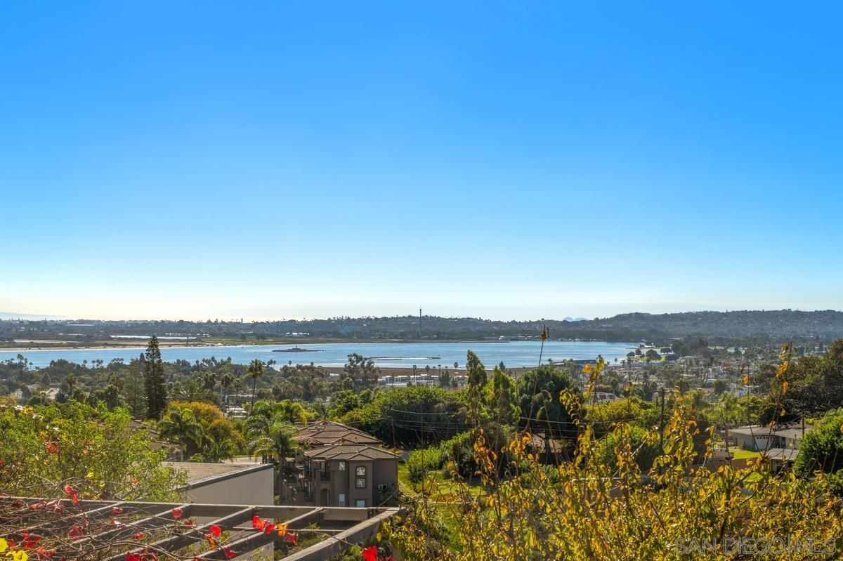 Detail Gallery Image 13 of 40 For 2303  Wilbur Ave, San Diego,  CA 92109 - 4 Beds | 2 Baths