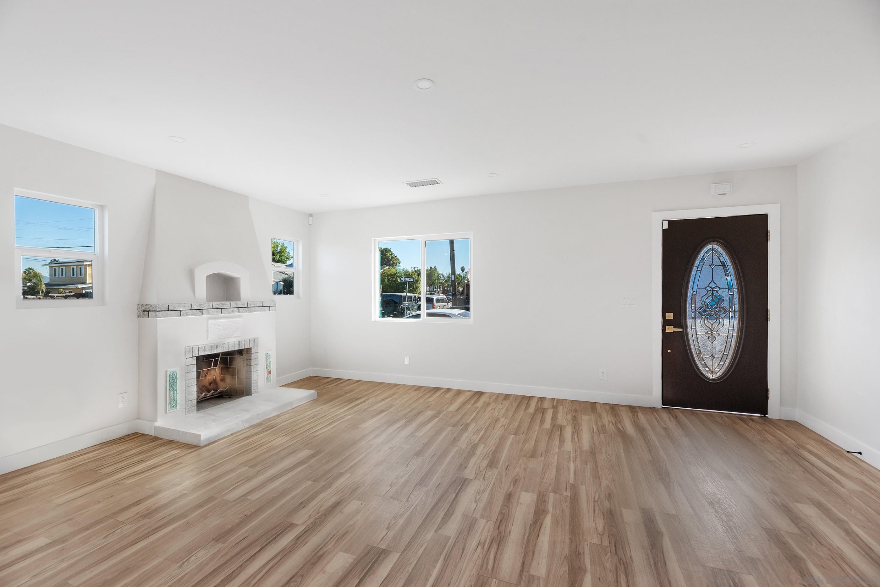 Detail Gallery Image 2 of 14 For 4542  Polk Ave, San Diego,  CA 92105 - 3 Beds | 3 Baths