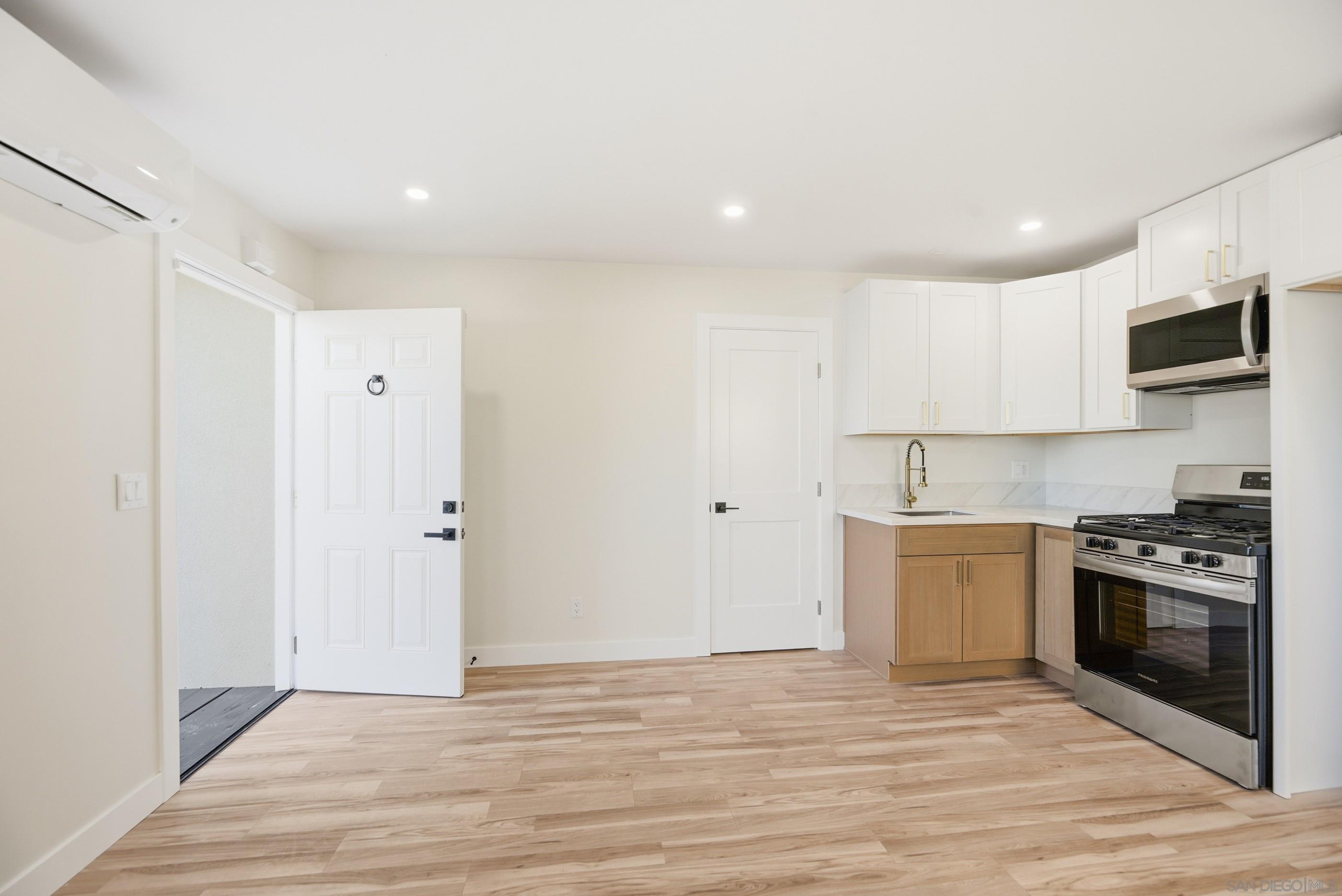 Detail Gallery Image 10 of 14 For 4542  Polk Ave, San Diego,  CA 92105 - 3 Beds | 3 Baths