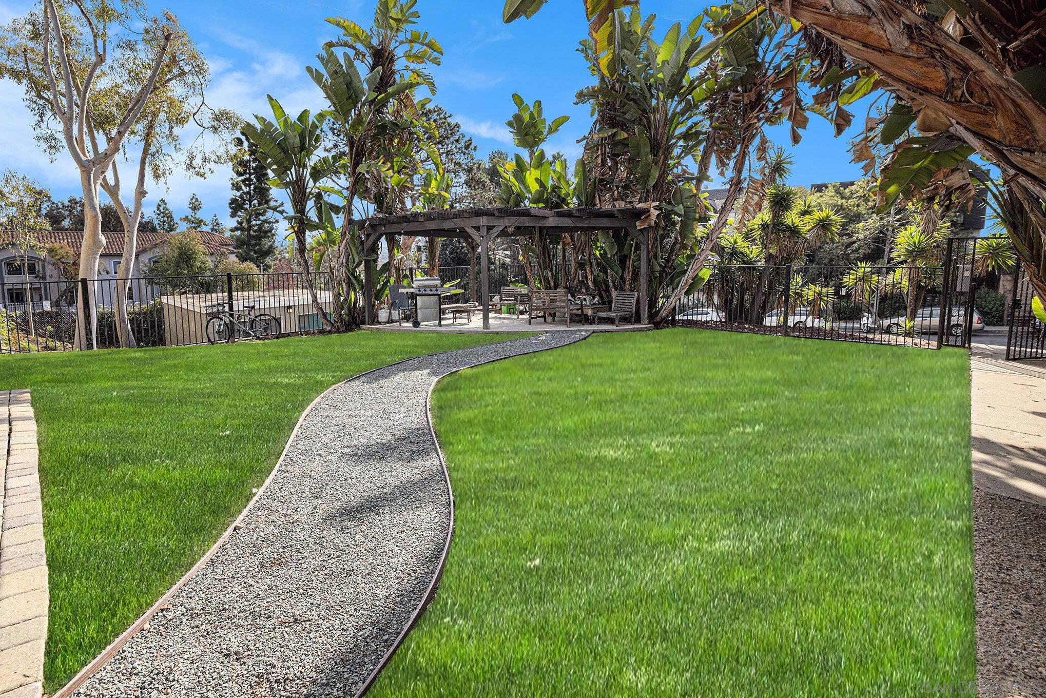 Detail Gallery Image 4 of 28 For 3042-48  Broadway, San Diego,  CA 92102 - – Beds | – Baths