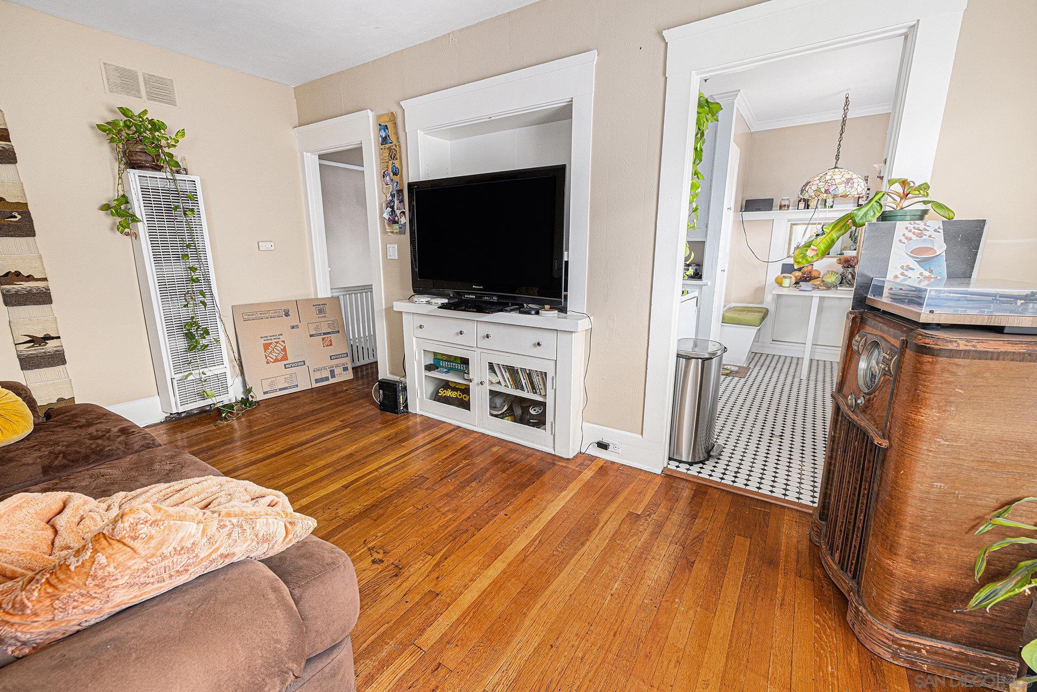 Detail Gallery Image 8 of 28 For 3042-48  Broadway, San Diego,  CA 92102 - – Beds | – Baths