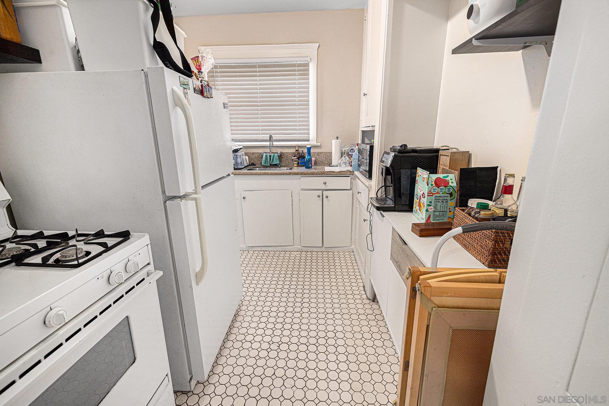 Detail Gallery Image 10 of 28 For 3042-48  Broadway, San Diego,  CA 92102 - – Beds | – Baths