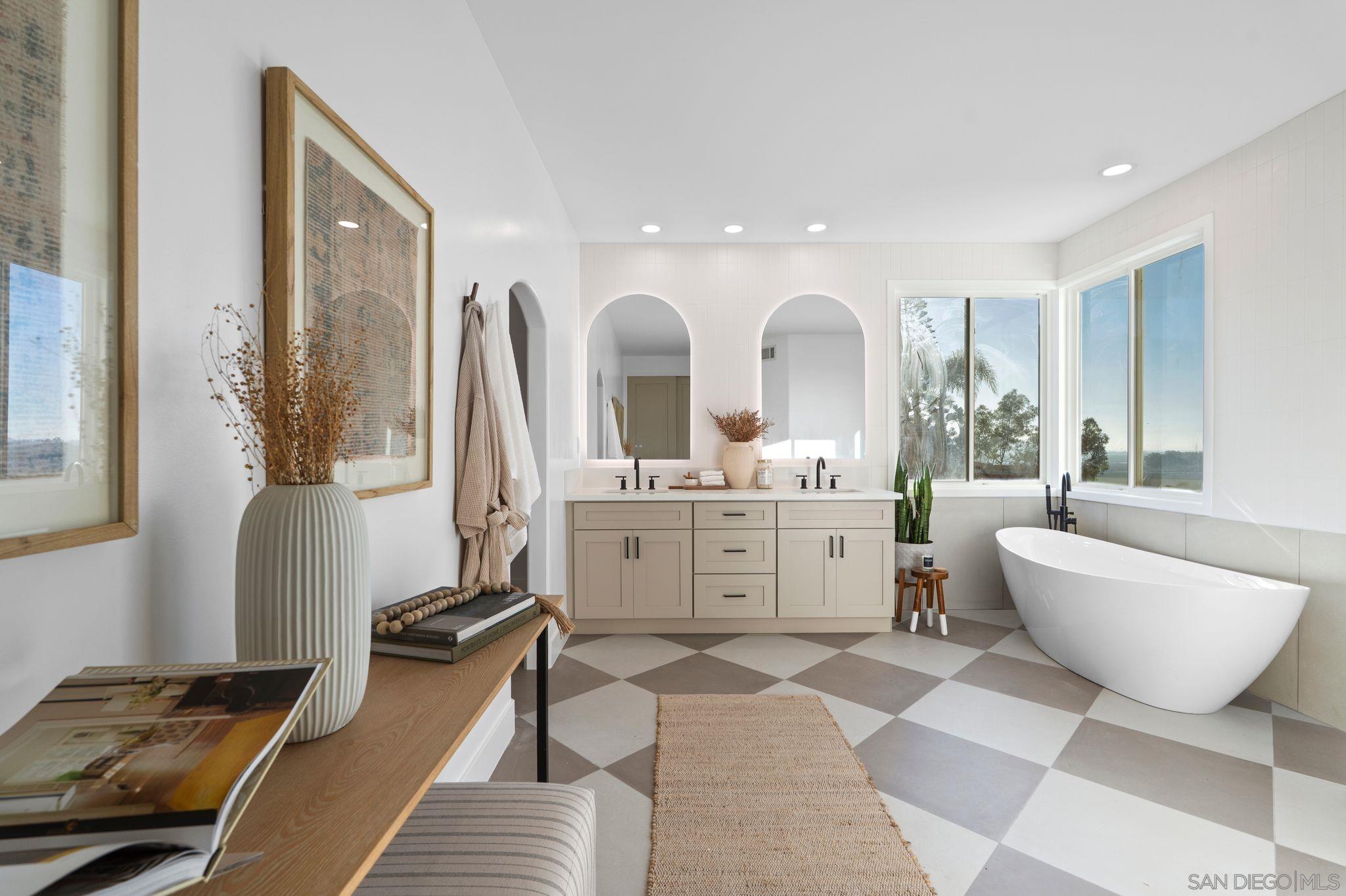 Detail Gallery Image 27 of 44 For 14740  Caminito Porta Delgada, Del Mar,  CA 92014 - 5 Beds | 4/1 Baths