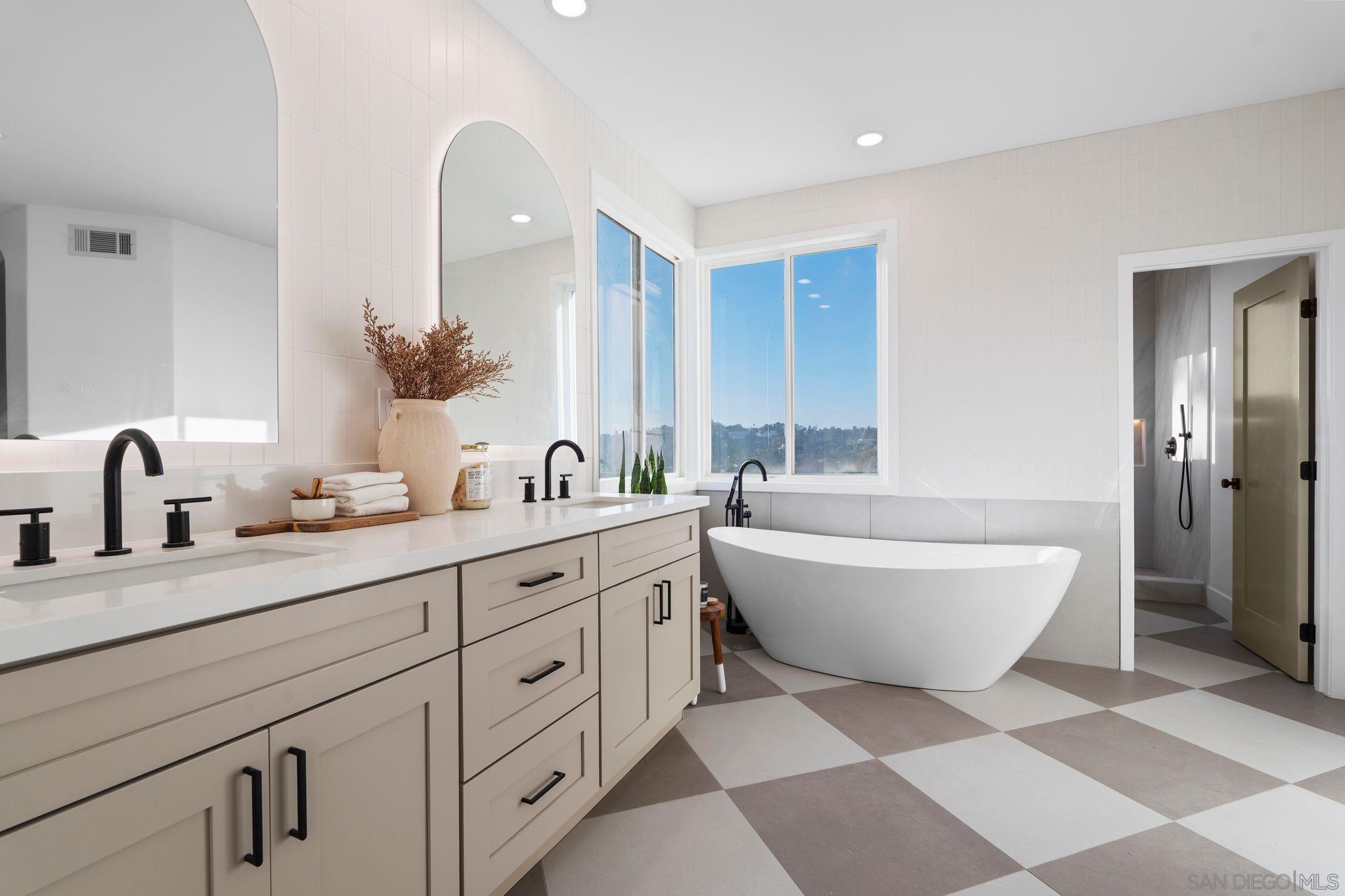Detail Gallery Image 28 of 44 For 14740  Caminito Porta Delgada, Del Mar,  CA 92014 - 5 Beds | 4/1 Baths