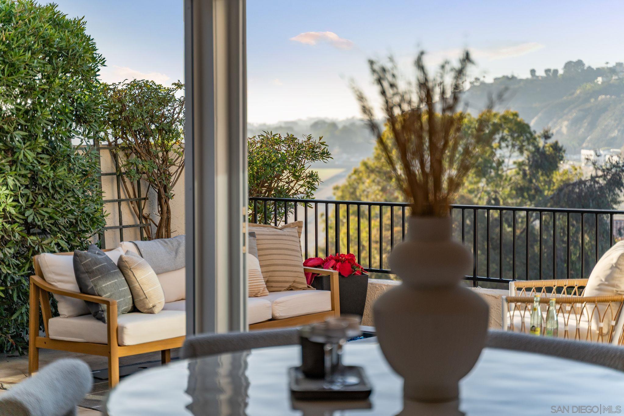 Detail Gallery Image 35 of 44 For 14740  Caminito Porta Delgada, Del Mar,  CA 92014 - 5 Beds | 4/1 Baths