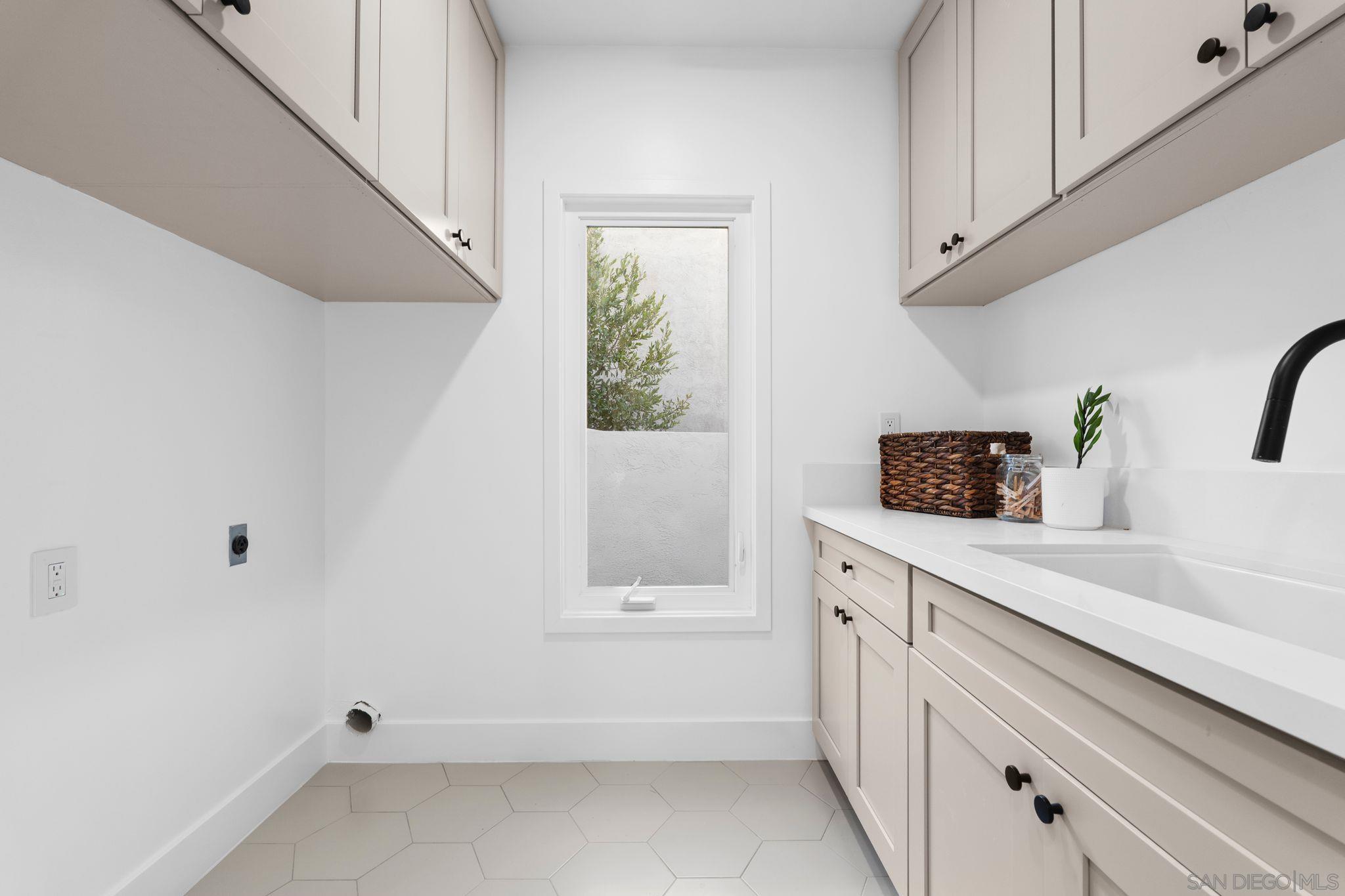 Detail Gallery Image 43 of 44 For 14740  Caminito Porta Delgada, Del Mar,  CA 92014 - 5 Beds | 4/1 Baths