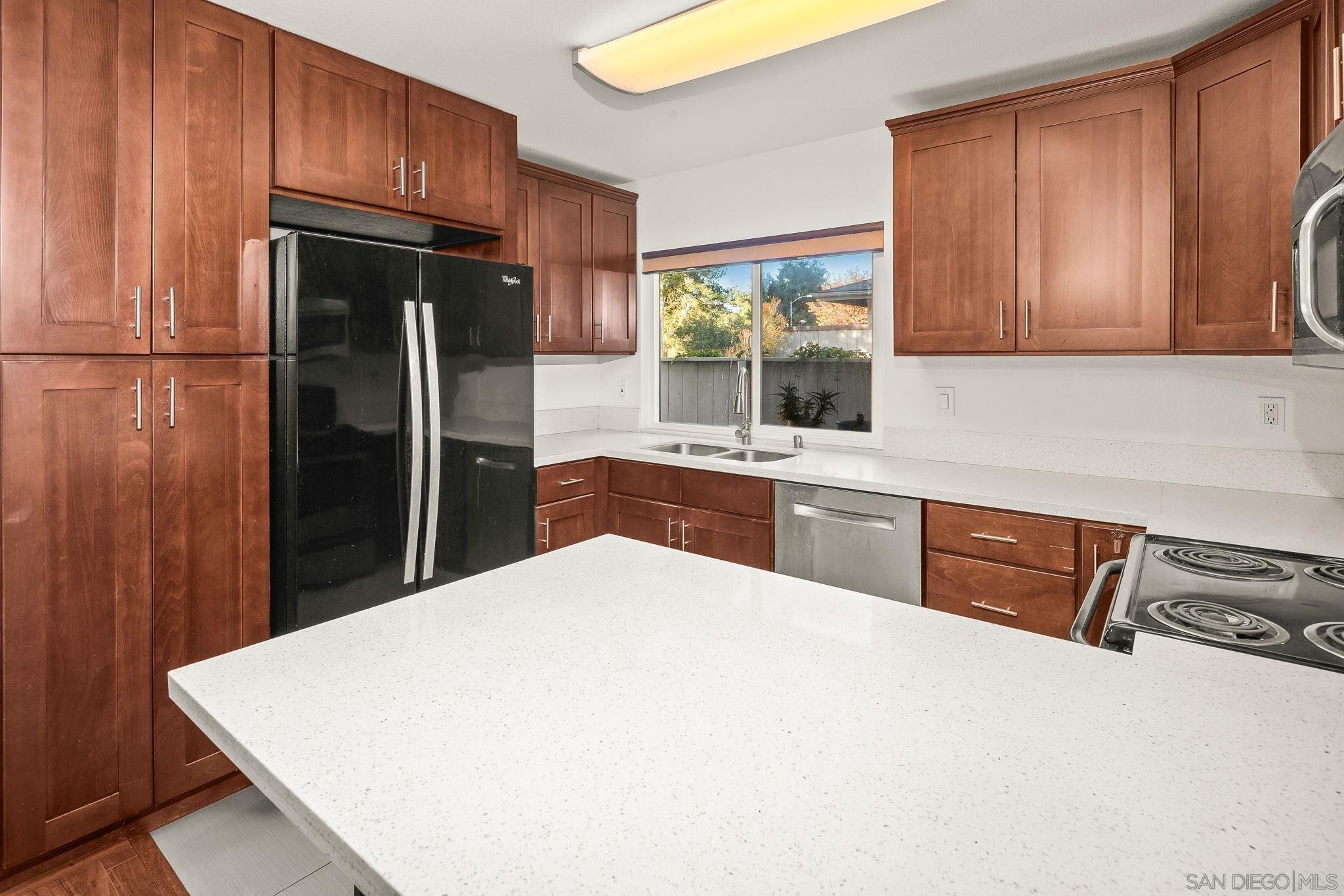 Detail Gallery Image 11 of 28 For 9679  Easter Way, San Diego,  CA 92121 - 3 Beds | 1/1 Baths