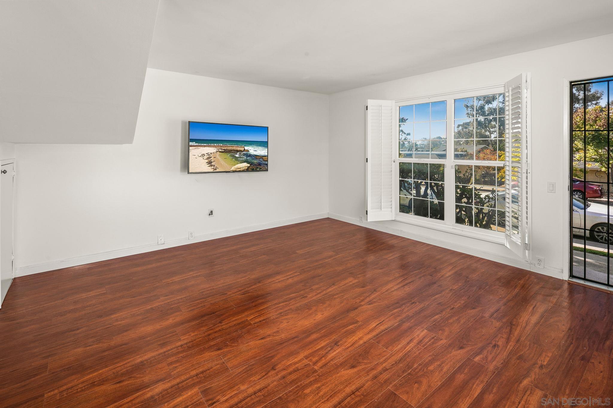 Detail Gallery Image 4 of 28 For 9679  Easter Way, San Diego,  CA 92121 - 3 Beds | 1/1 Baths