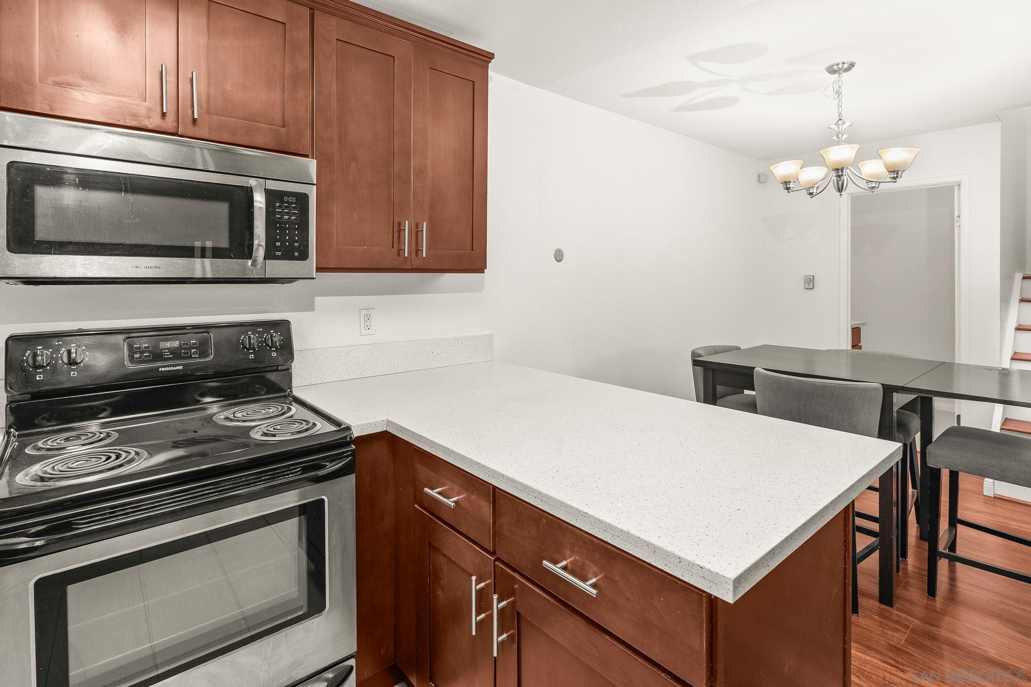 Detail Gallery Image 8 of 28 For 9679  Easter Way, San Diego,  CA 92121 - 3 Beds | 1/1 Baths