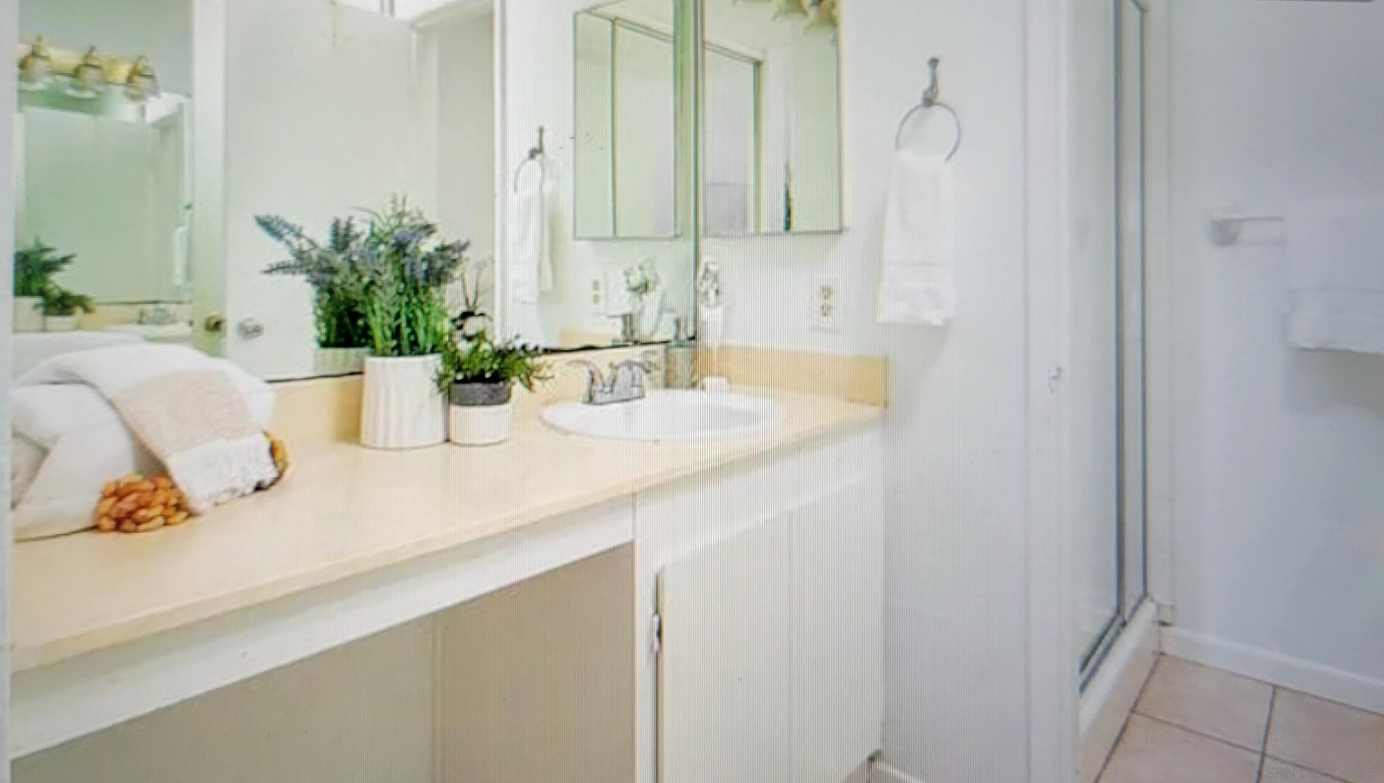 Detail Gallery Image 8 of 11 For 4060  Huerfano Ct, San Diego,  CA 92117 - 2 Beds | 2 Baths