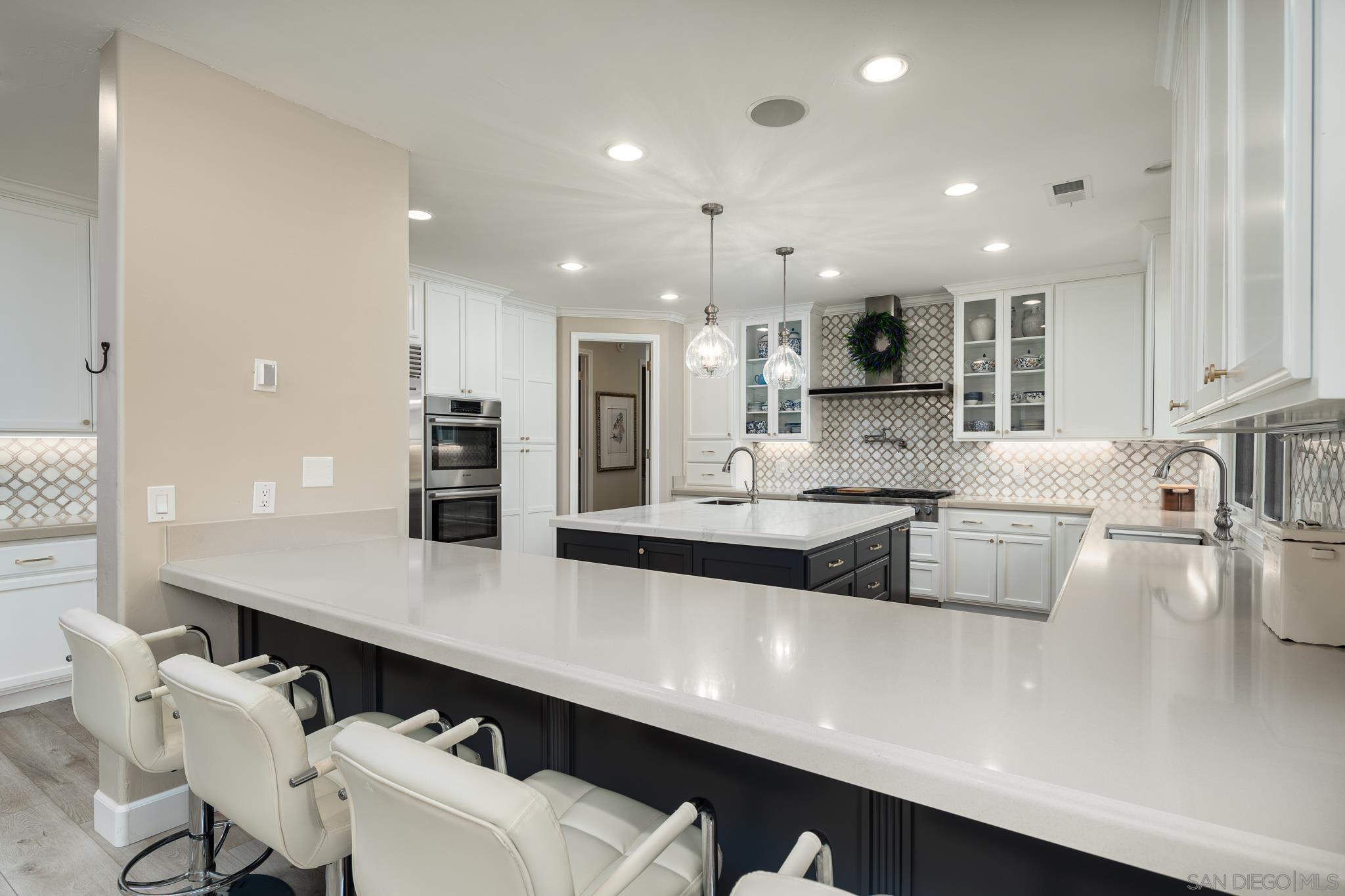 Detail Gallery Image 12 of 41 For 17323  Circa Del Sur, Rancho Santa Fe,  CA 92067 - 4 Beds | 4/1 Baths