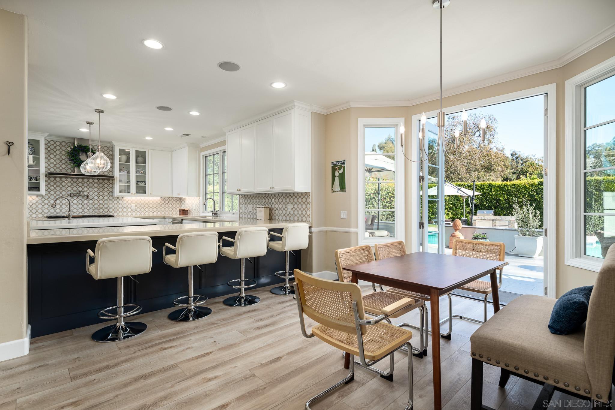 Detail Gallery Image 13 of 41 For 17323  Circa Del Sur, Rancho Santa Fe,  CA 92067 - 4 Beds | 4/1 Baths
