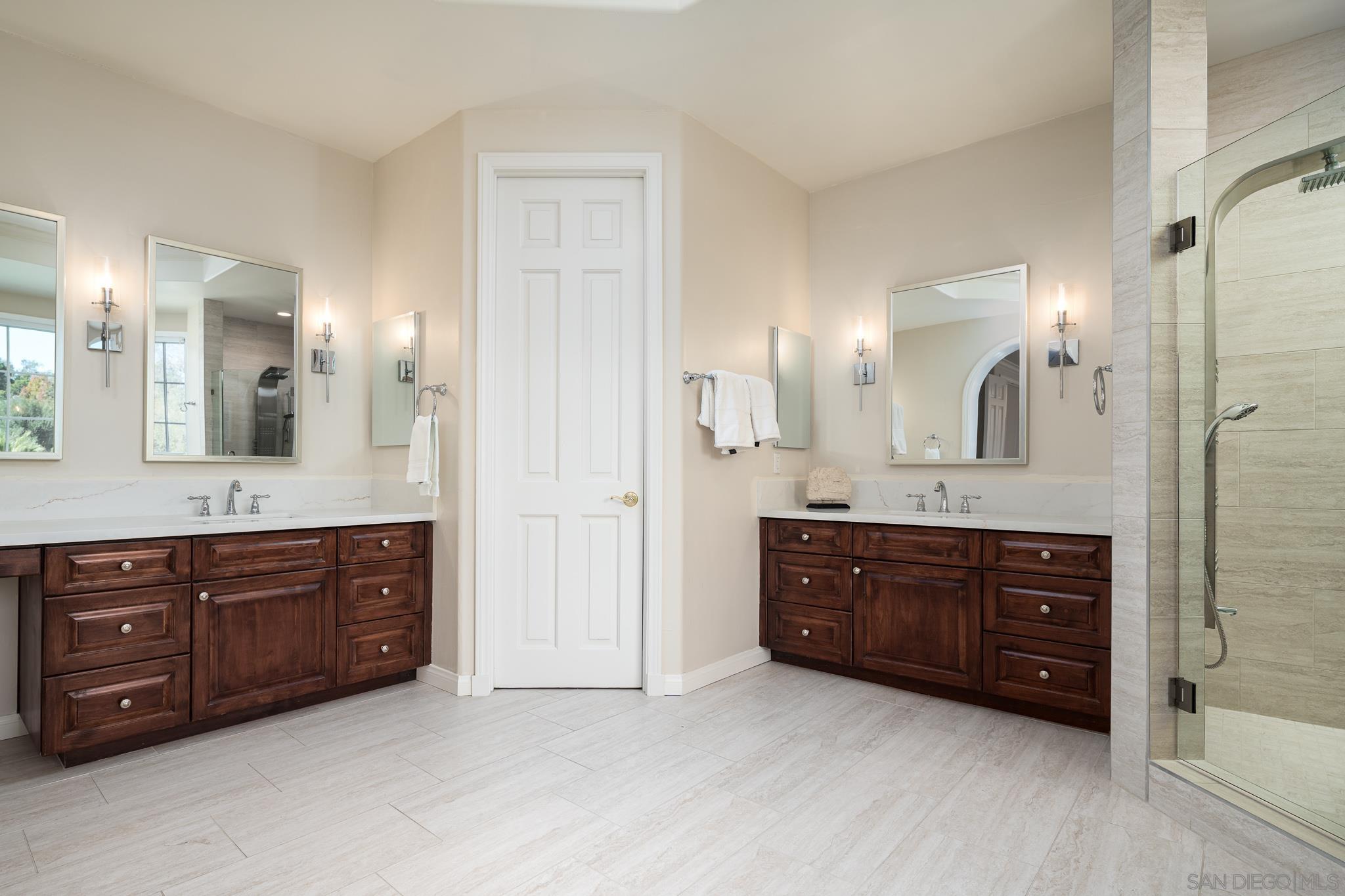 Detail Gallery Image 24 of 41 For 17323  Circa Del Sur, Rancho Santa Fe,  CA 92067 - 4 Beds | 4/1 Baths