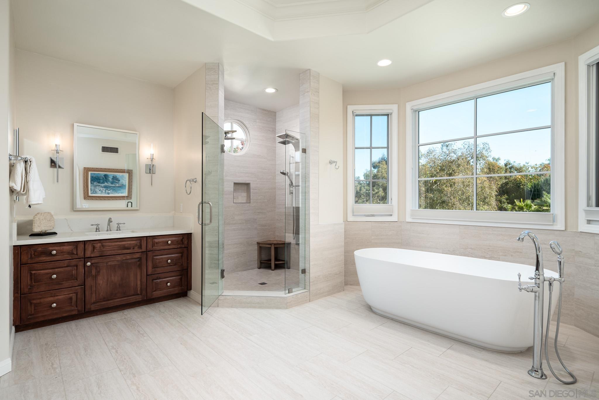 Detail Gallery Image 25 of 41 For 17323  Circa Del Sur, Rancho Santa Fe,  CA 92067 - 4 Beds | 4/1 Baths