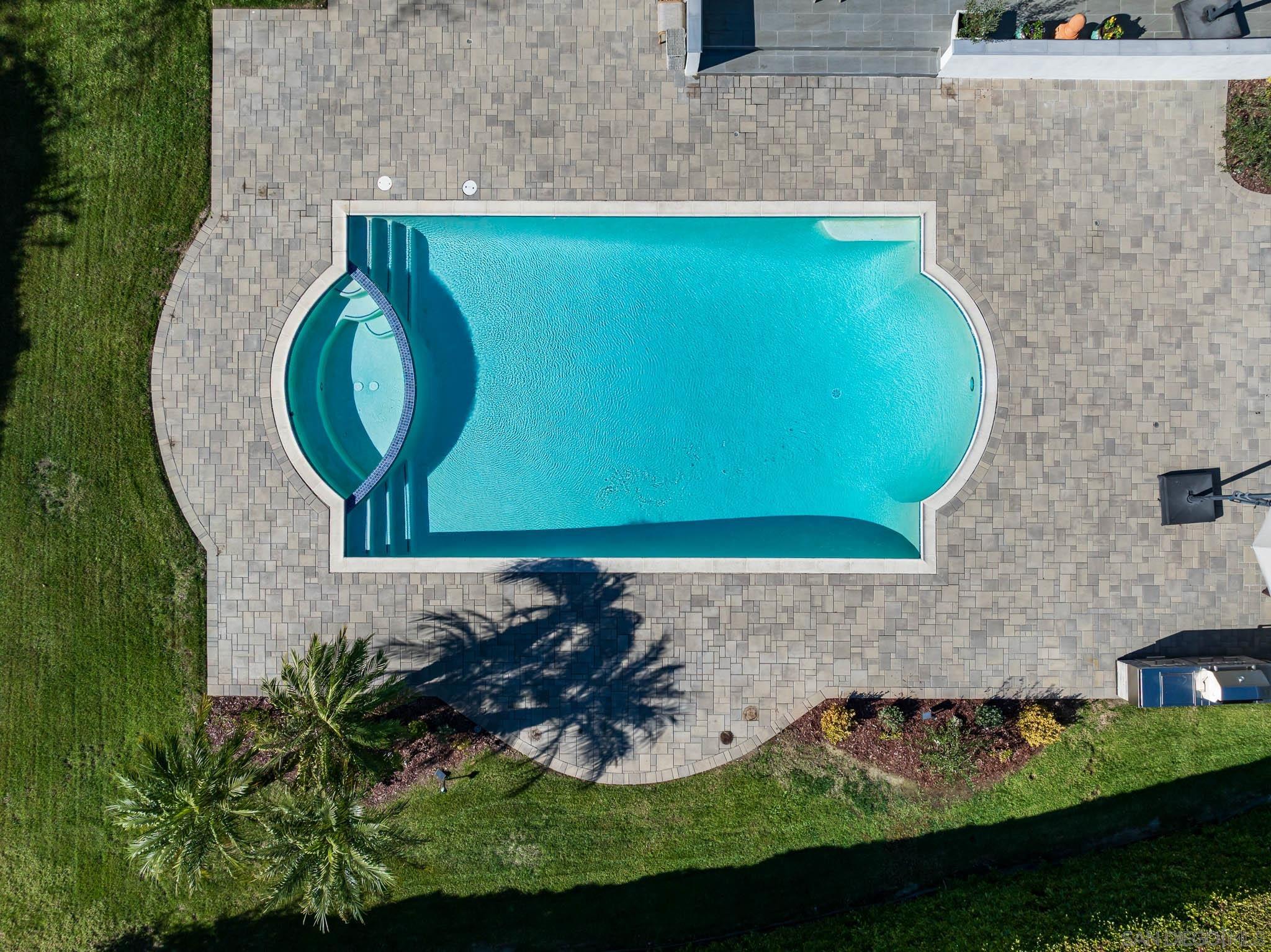 Detail Gallery Image 35 of 41 For 17323  Circa Del Sur, Rancho Santa Fe,  CA 92067 - 4 Beds | 4/1 Baths