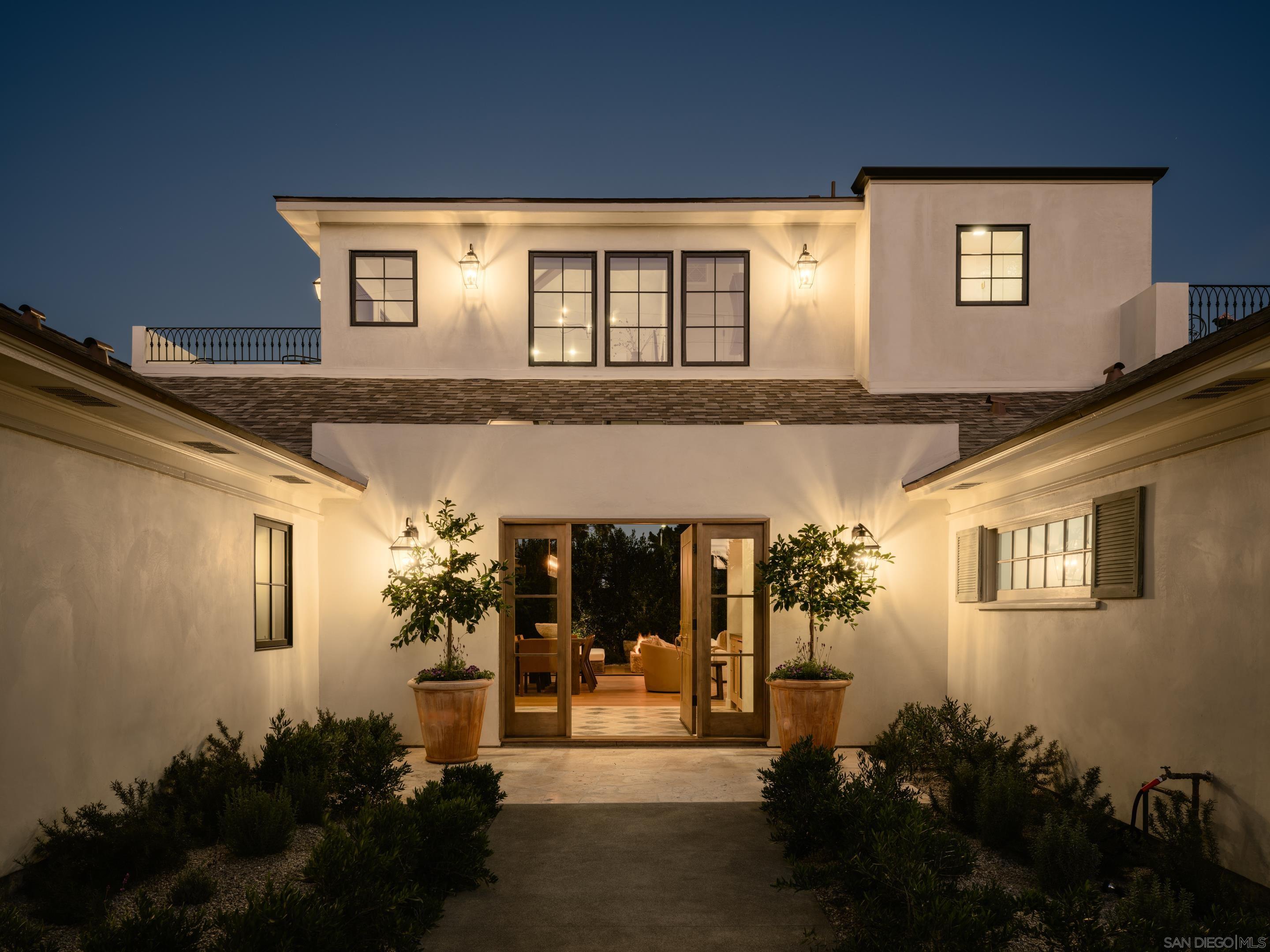 Detail Gallery Image 2 of 61 For 8901  Nottingham Place, La Jolla,  CA 92037 - 5 Beds | 5/1 Baths