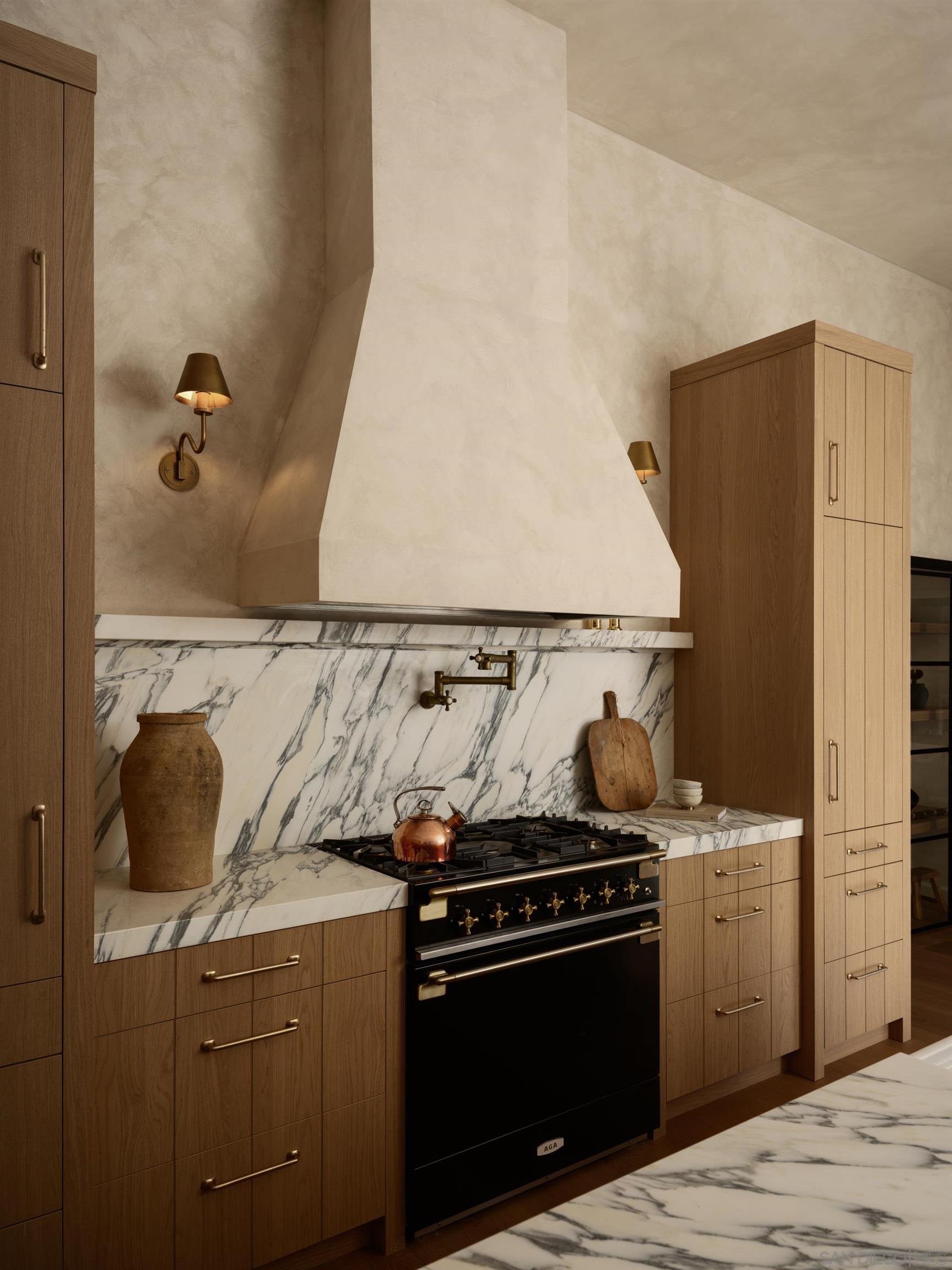 Detail Gallery Image 11 of 61 For 8901  Nottingham Place, La Jolla,  CA 92037 - 5 Beds | 5/1 Baths