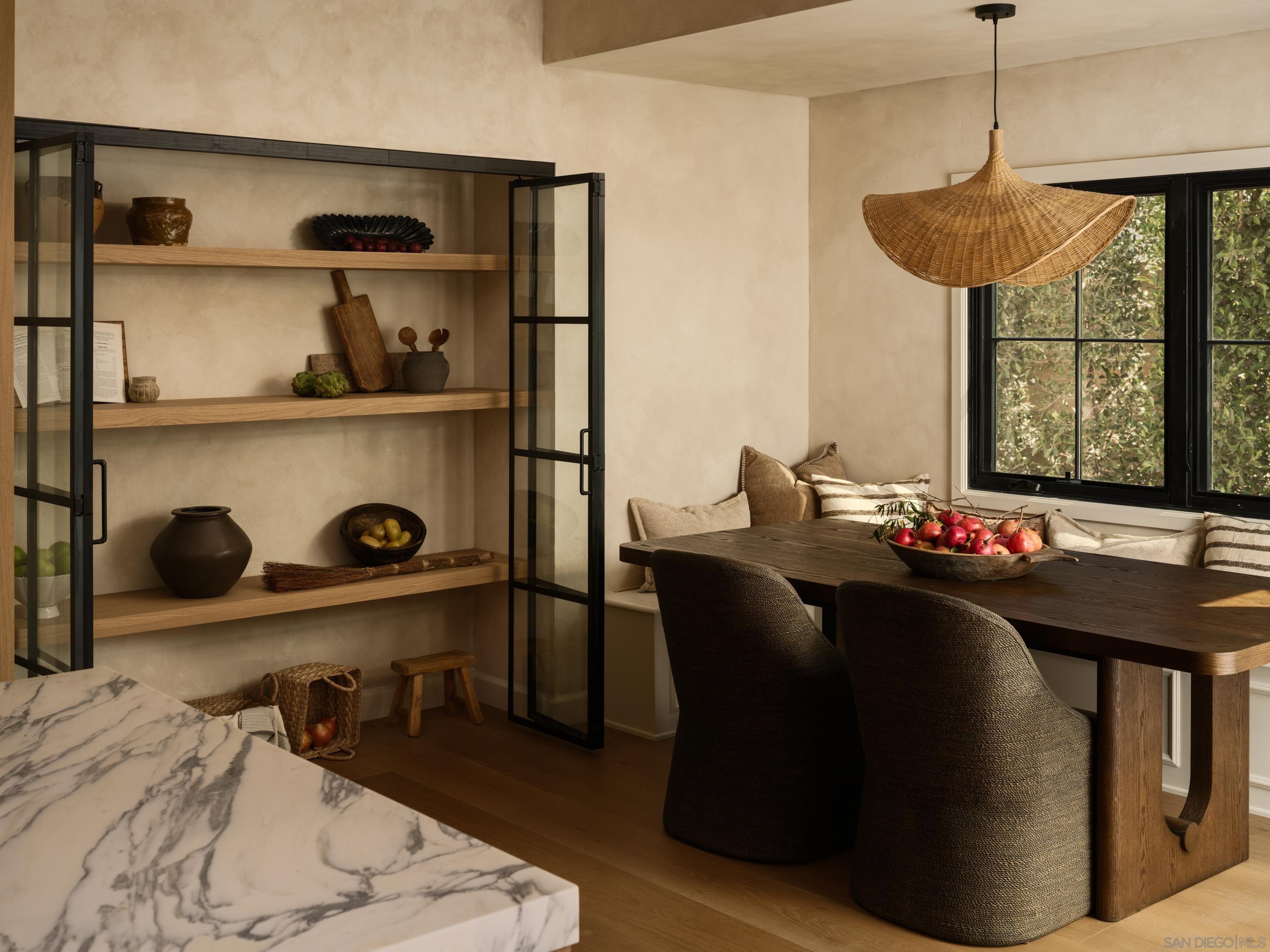 Detail Gallery Image 13 of 61 For 8901  Nottingham Place, La Jolla,  CA 92037 - 5 Beds | 5/1 Baths