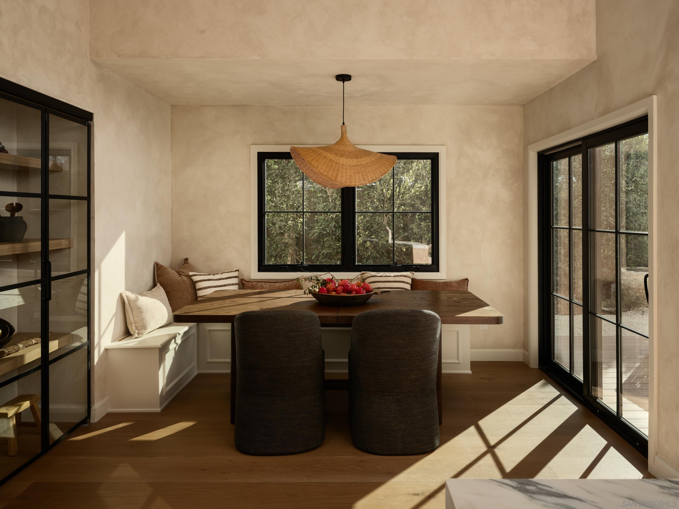 Detail Gallery Image 14 of 61 For 8901  Nottingham Place, La Jolla,  CA 92037 - 5 Beds | 5/1 Baths