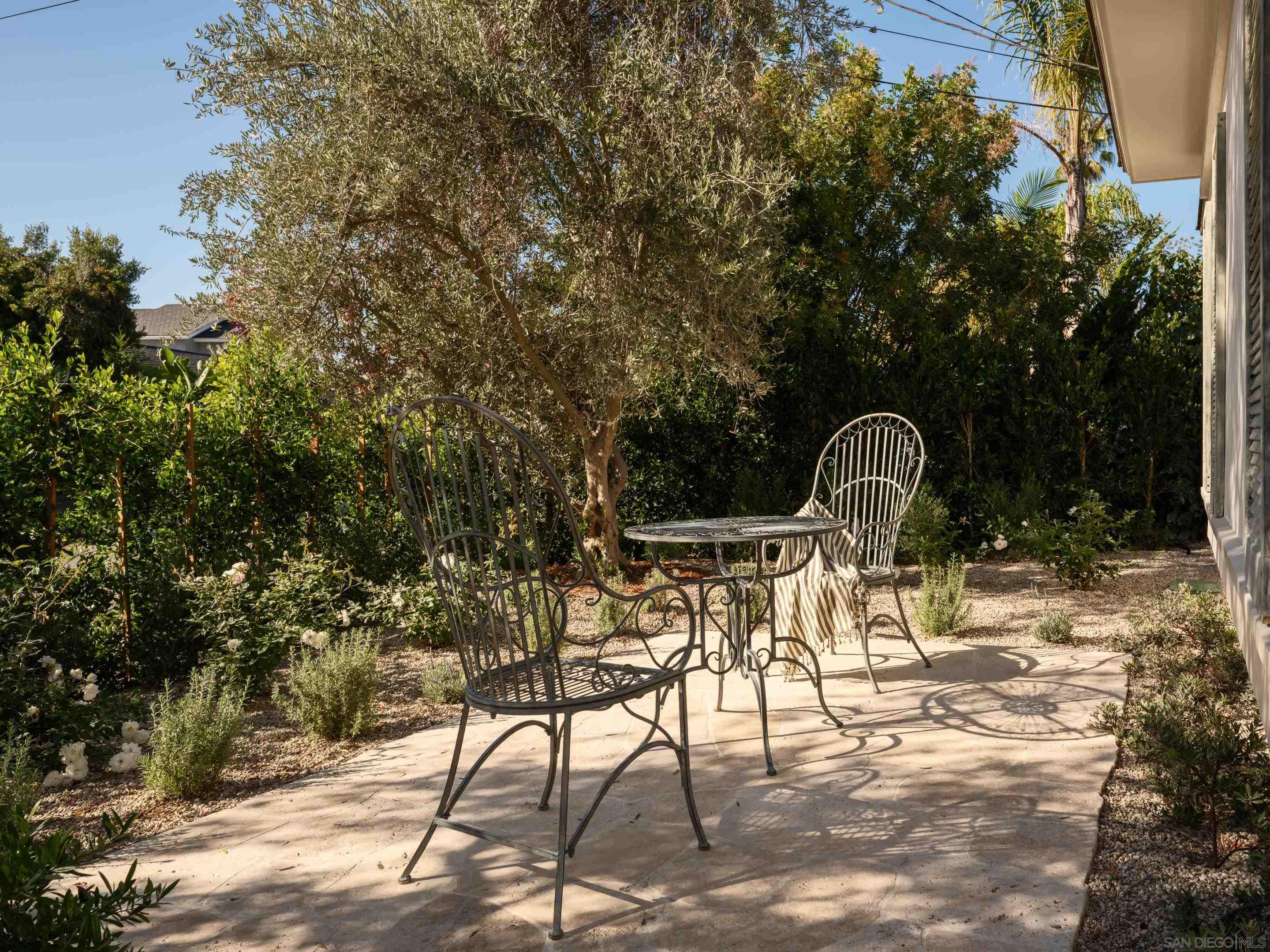 Detail Gallery Image 20 of 61 For 8901  Nottingham Place, La Jolla,  CA 92037 - 5 Beds | 5/1 Baths