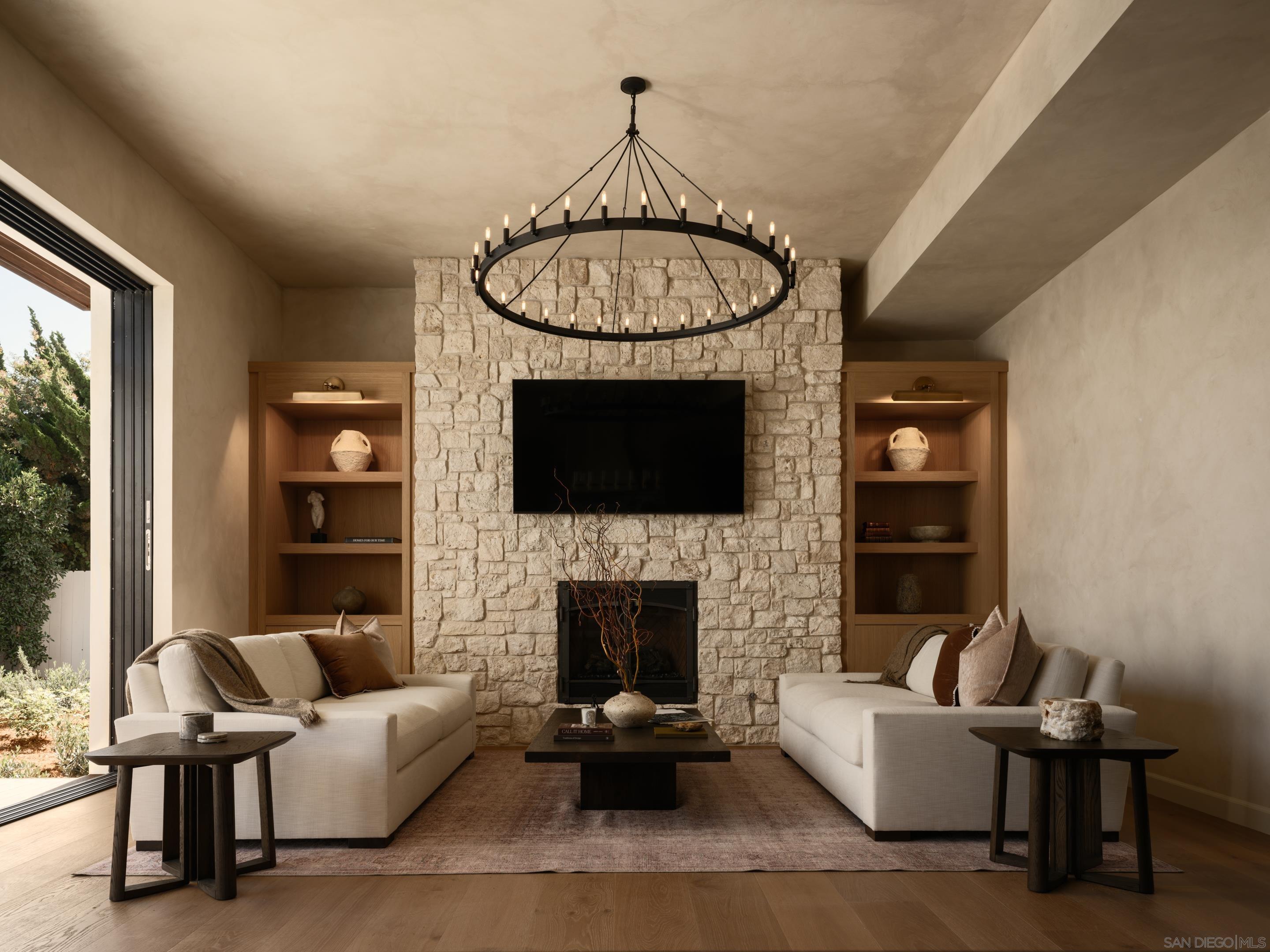 Detail Gallery Image 3 of 61 For 8901  Nottingham Place, La Jolla,  CA 92037 - 5 Beds | 5/1 Baths