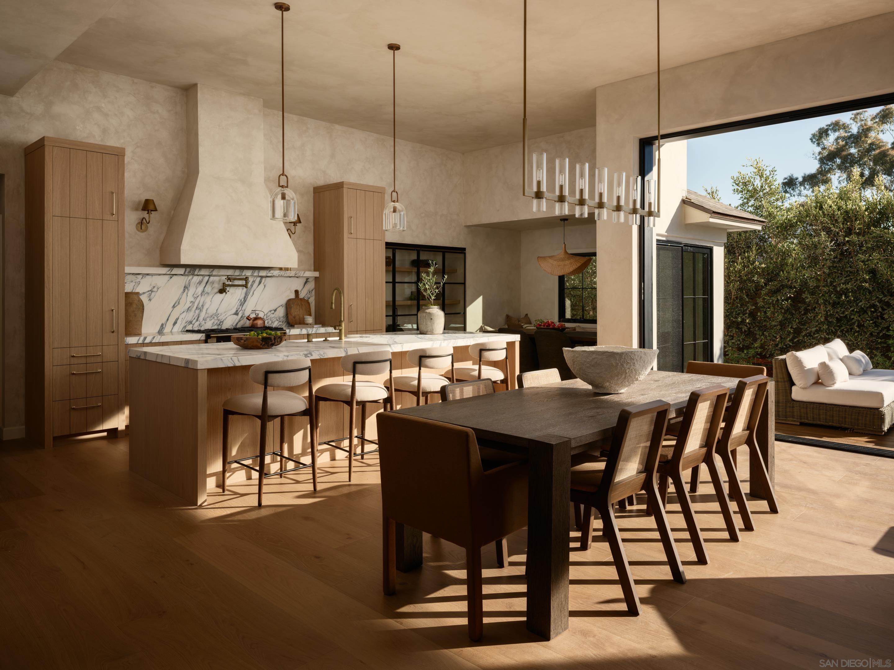 Detail Gallery Image 5 of 61 For 8901  Nottingham Place, La Jolla,  CA 92037 - 5 Beds | 5/1 Baths