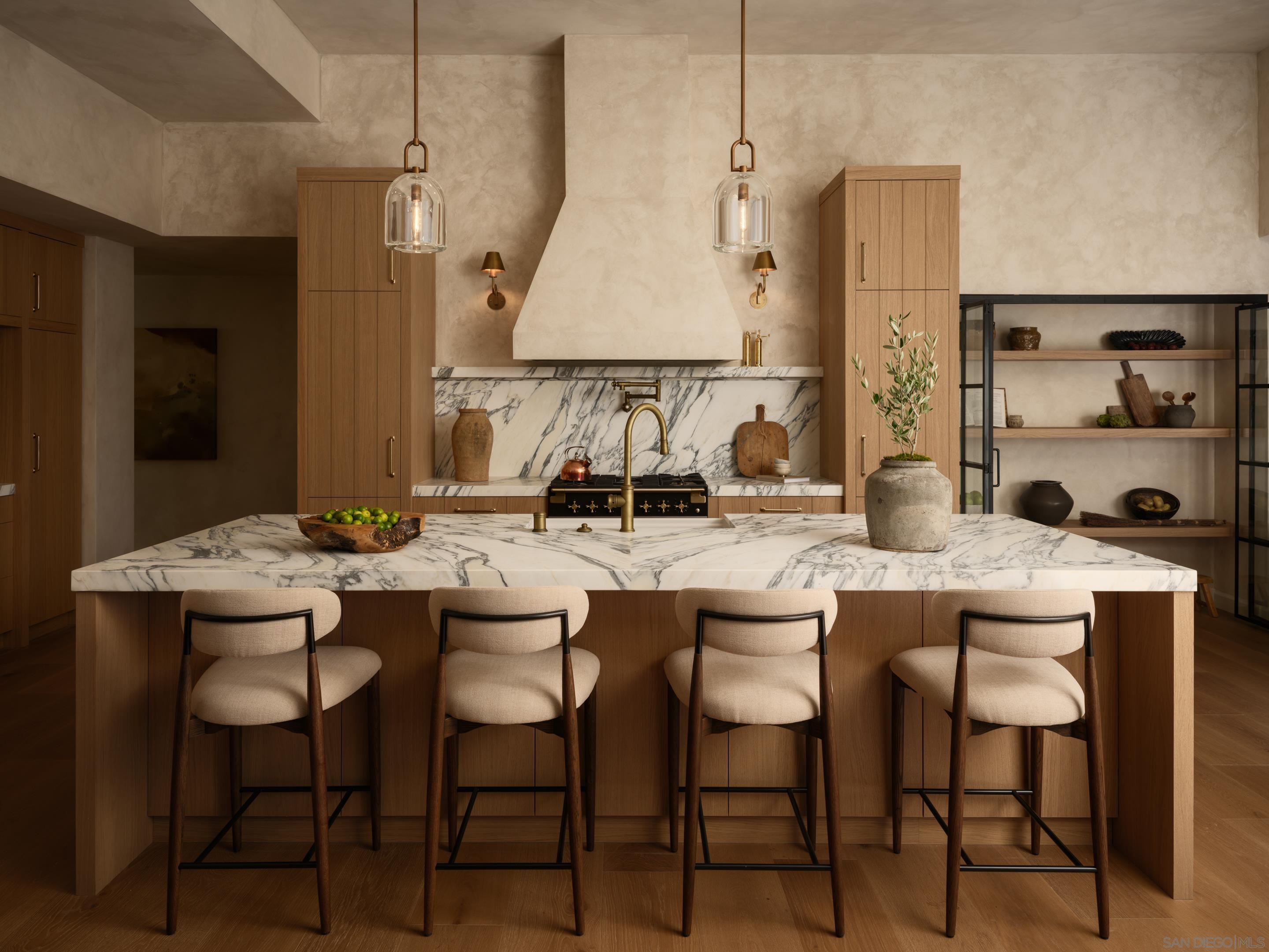 Detail Gallery Image 6 of 61 For 8901  Nottingham Place, La Jolla,  CA 92037 - 5 Beds | 5/1 Baths