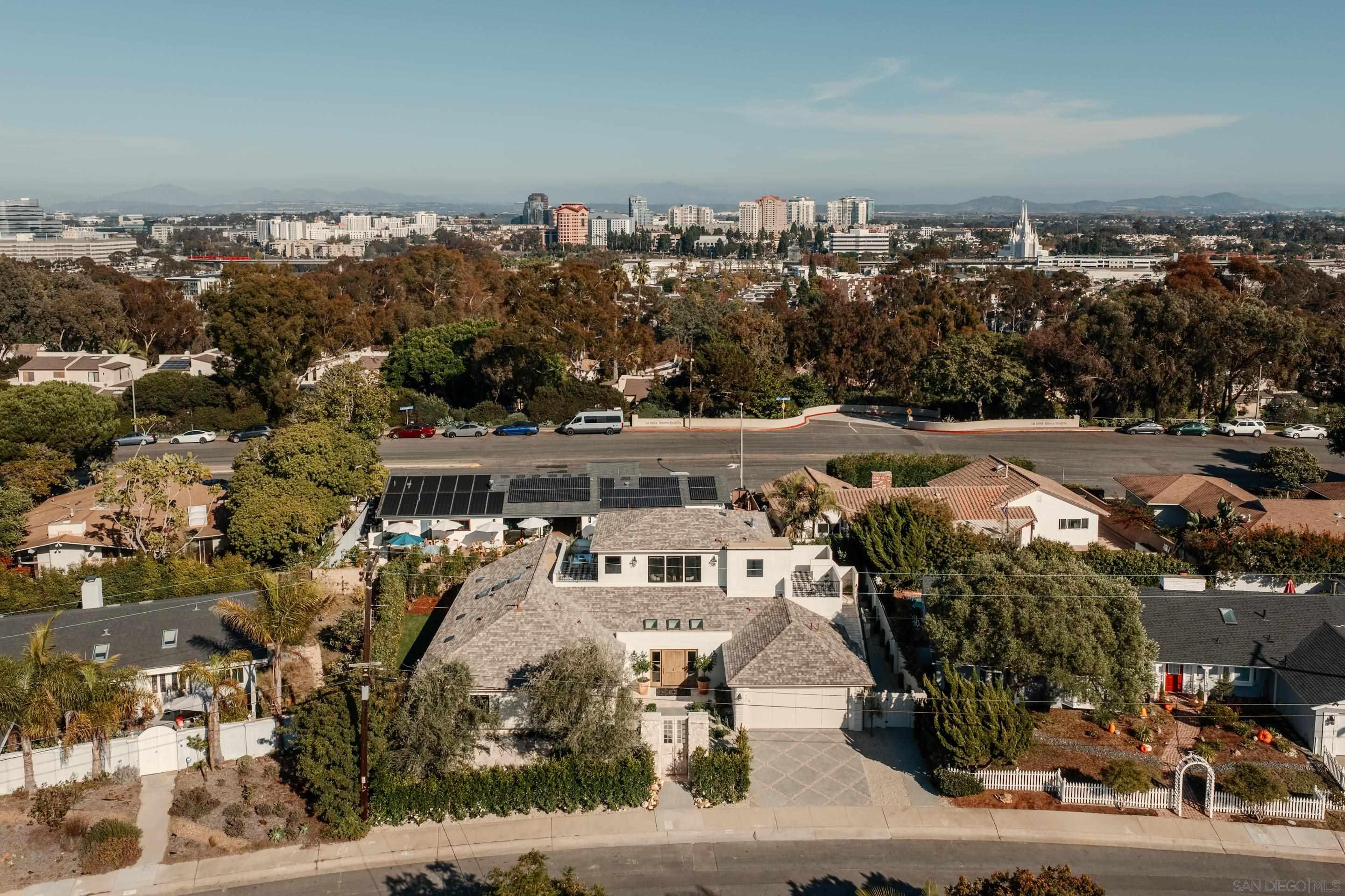 Detail Gallery Image 57 of 61 For 8901  Nottingham Place, La Jolla,  CA 92037 - 5 Beds | 5/1 Baths
