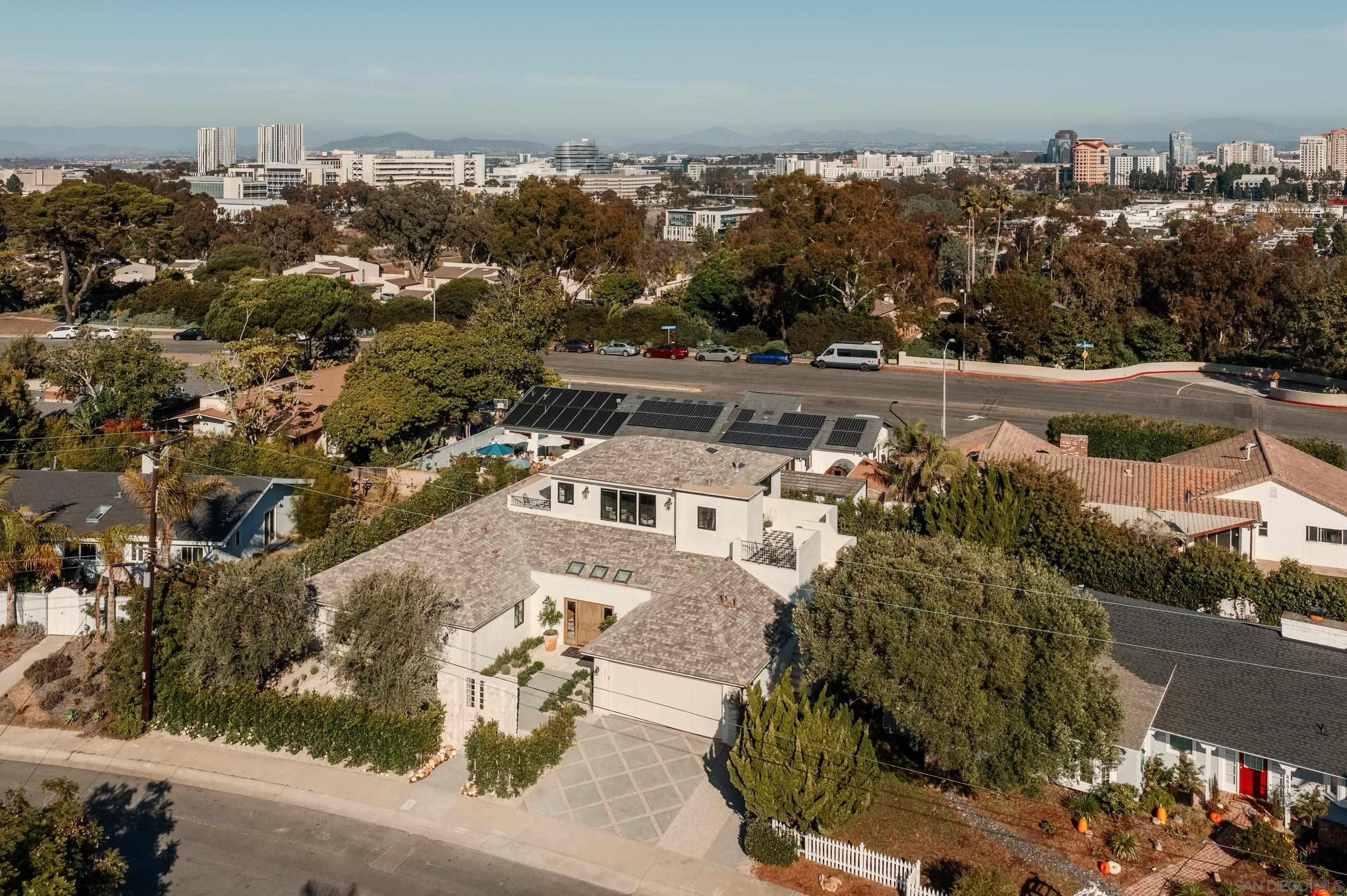 Detail Gallery Image 58 of 61 For 8901  Nottingham Place, La Jolla,  CA 92037 - 5 Beds | 5/1 Baths