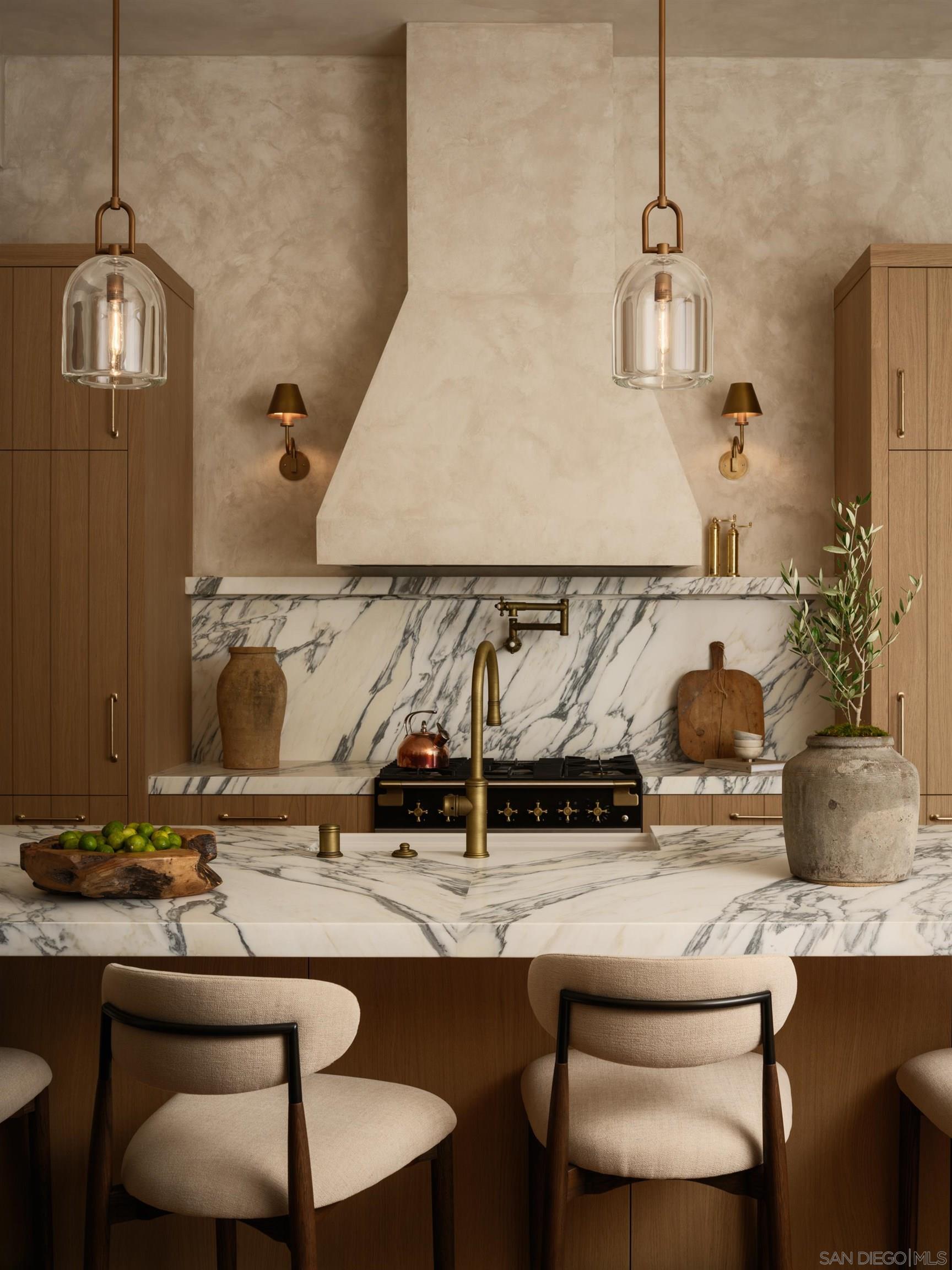 Detail Gallery Image 7 of 61 For 8901  Nottingham Place, La Jolla,  CA 92037 - 5 Beds | 5/1 Baths