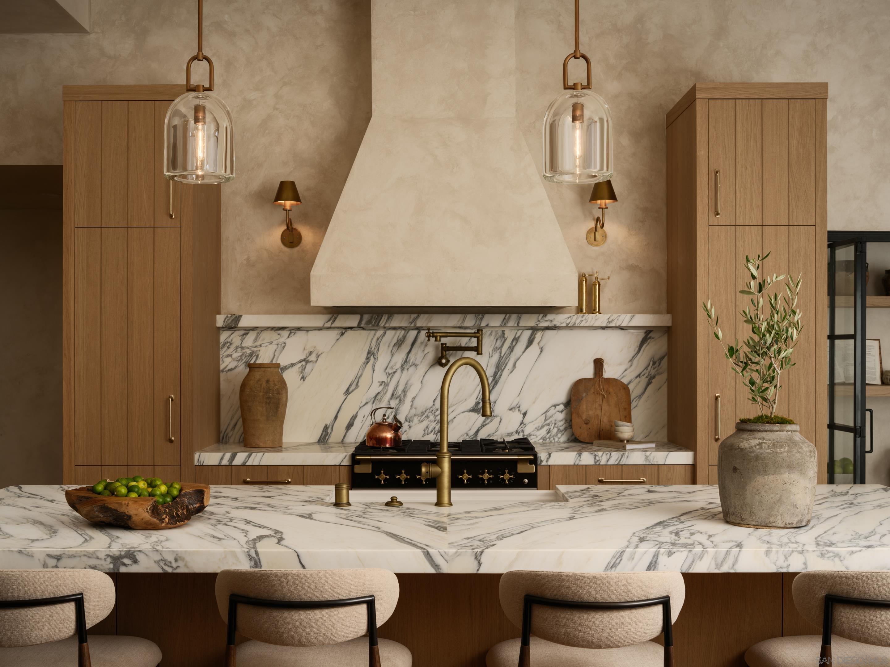 Detail Gallery Image 9 of 61 For 8901  Nottingham Place, La Jolla,  CA 92037 - 5 Beds | 5/1 Baths