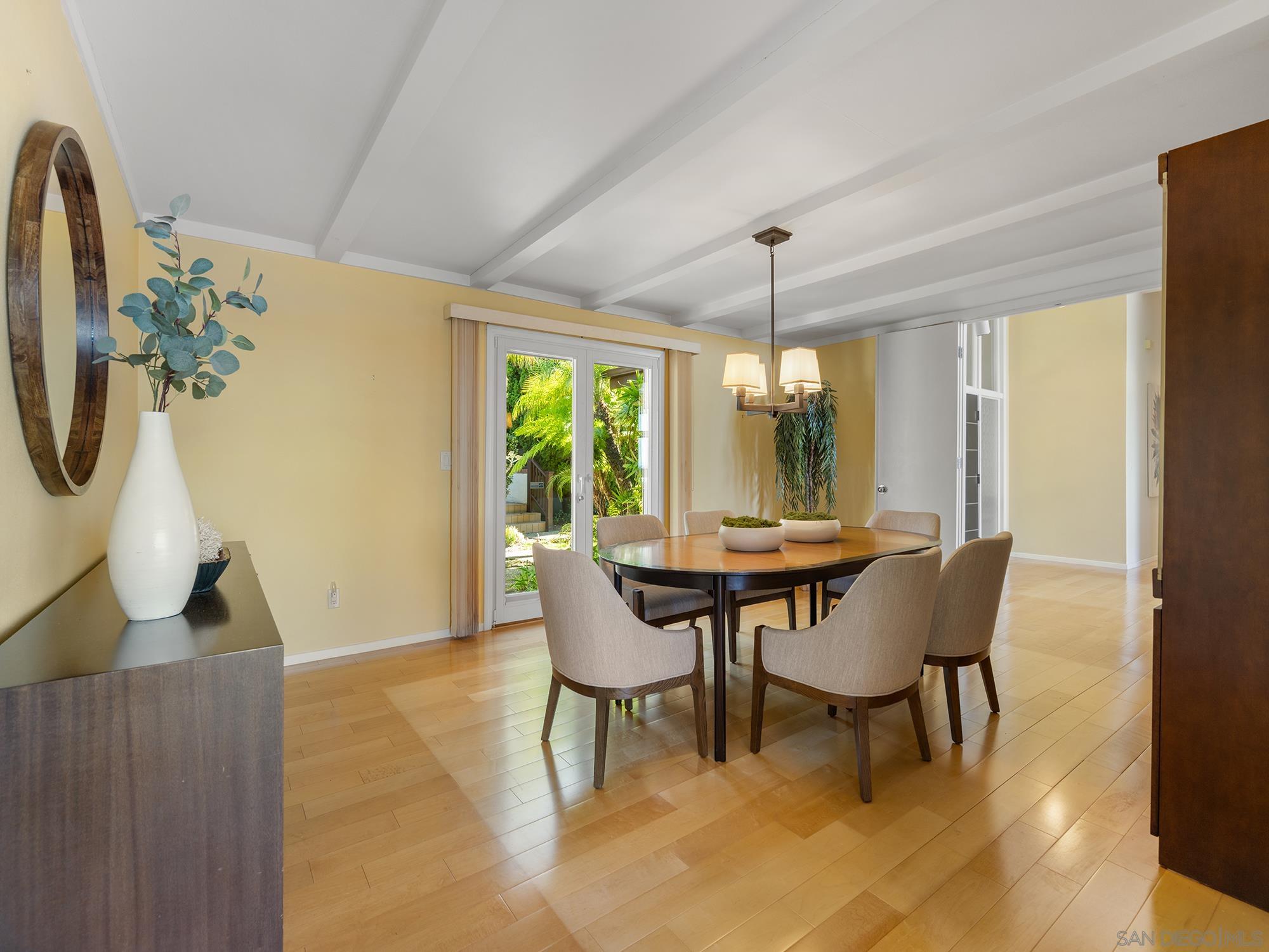 Detail Gallery Image 18 of 45 For 6424  El Camino Del Teatro, La Jolla,  CA 92037 - 4 Beds | 3 Baths