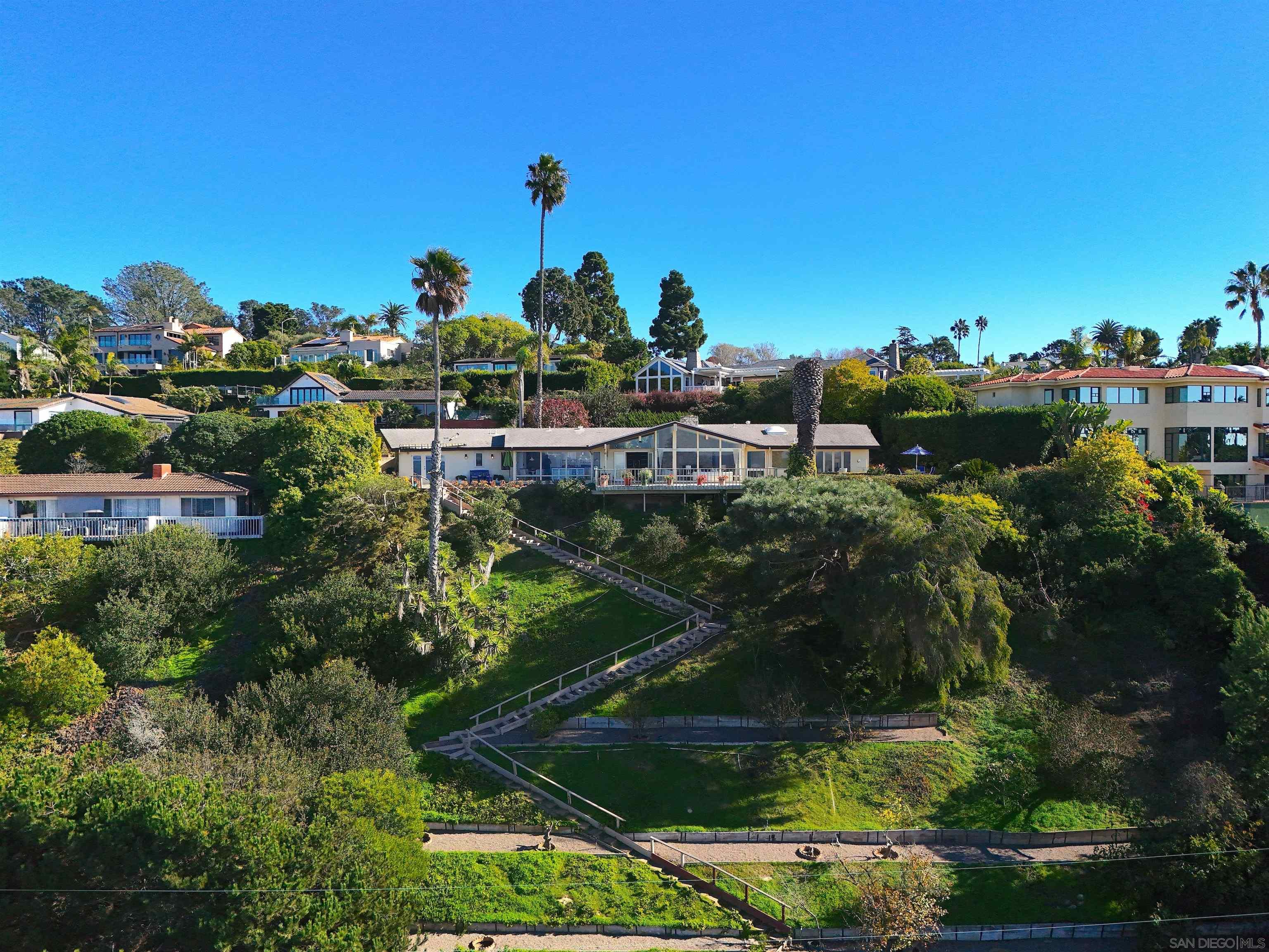 Detail Gallery Image 35 of 45 For 6424  El Camino Del Teatro, La Jolla,  CA 92037 - 4 Beds | 3 Baths