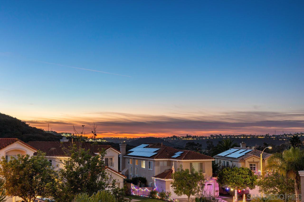 Detail Gallery Image 2 of 44 For 11954  Aspen View Ct, San Diego,  CA 92128 - 4 Beds | 2/1 Baths