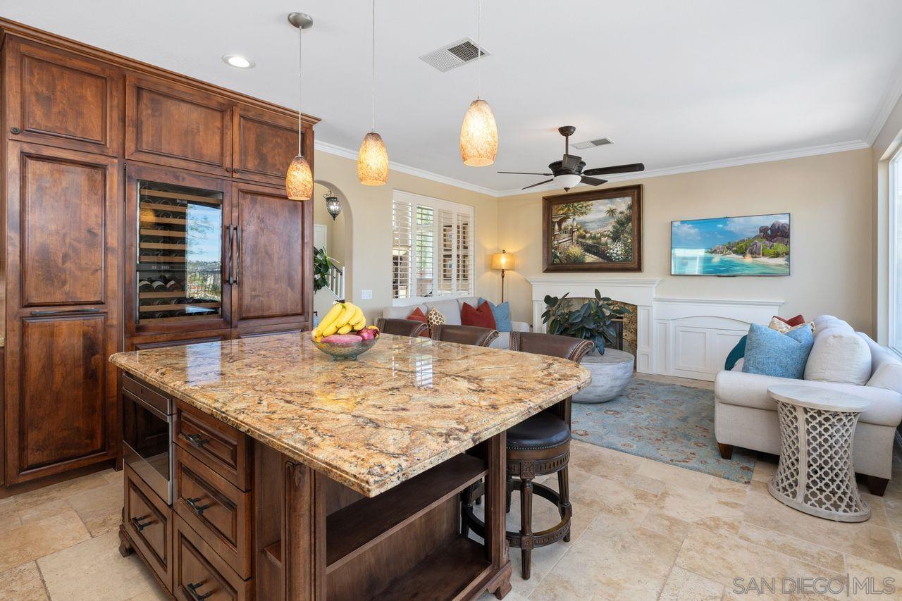 Detail Gallery Image 11 of 44 For 11954  Aspen View Ct, San Diego,  CA 92128 - 4 Beds | 2/1 Baths