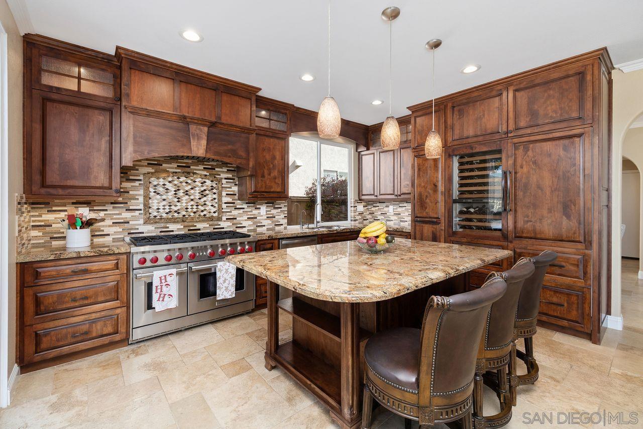 Detail Gallery Image 7 of 44 For 11954  Aspen View Ct, San Diego,  CA 92128 - 4 Beds | 2/1 Baths