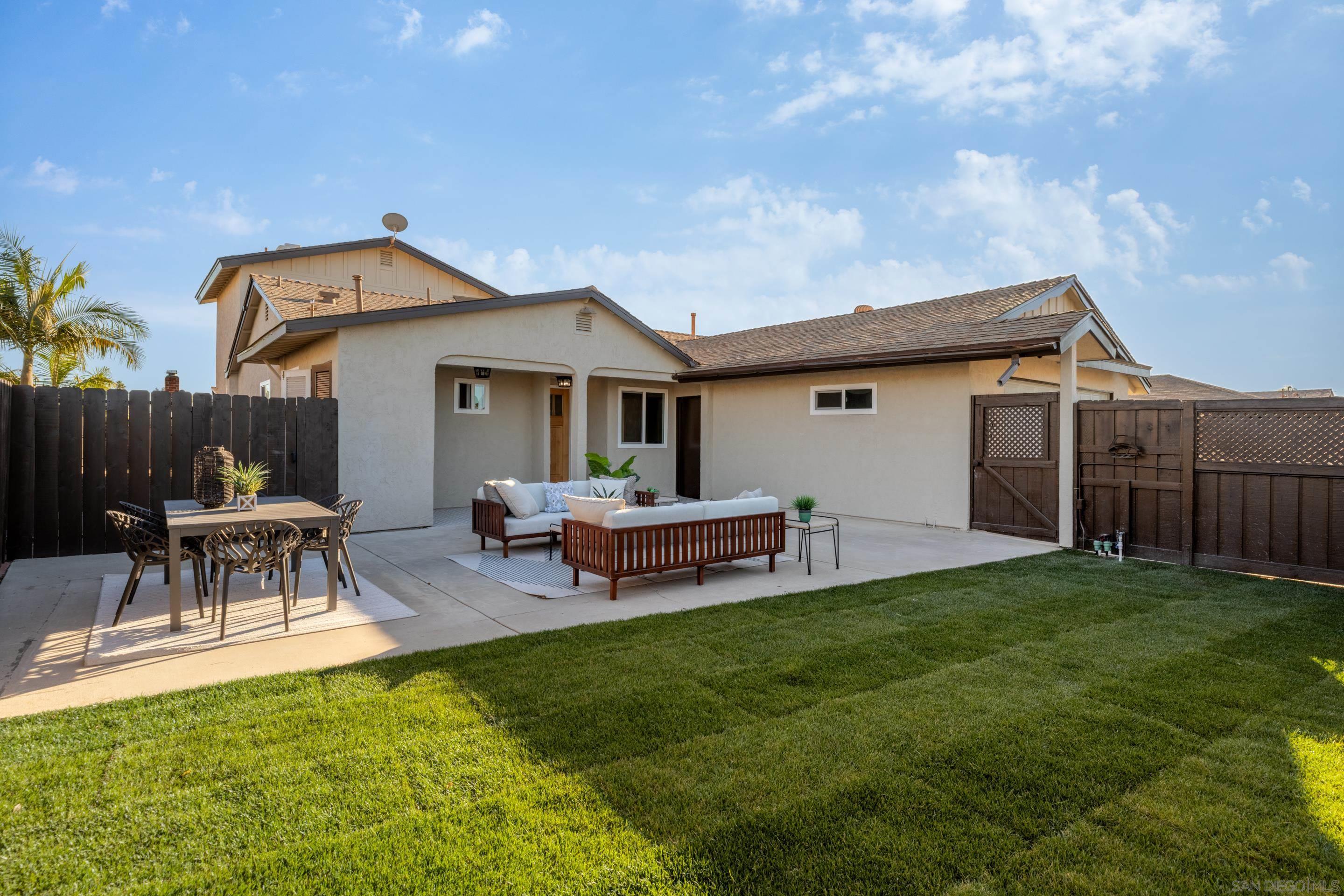 Front Image Thumbnail for SD250045363