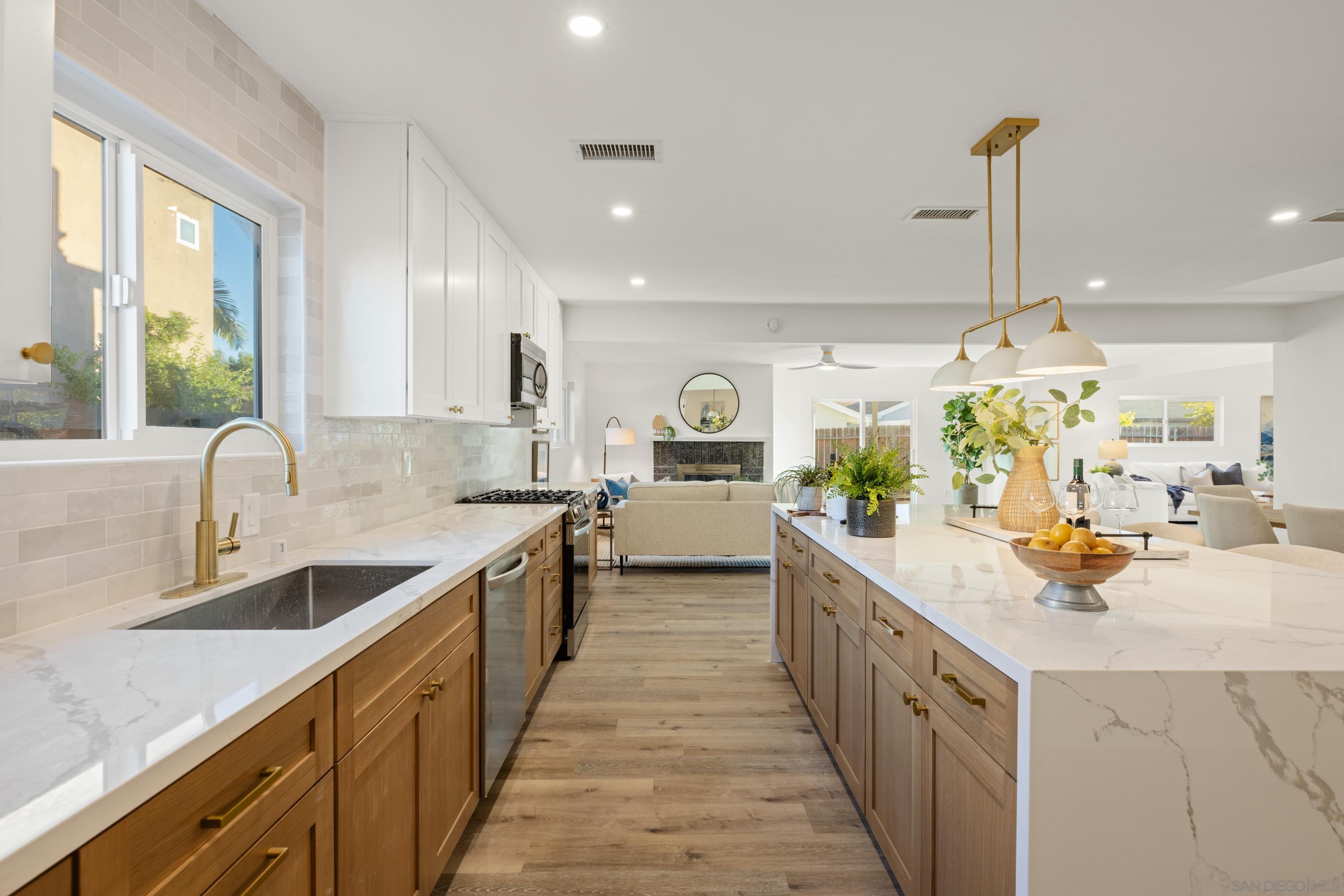 Detail Gallery Image 4 of 27 For 4871  Mount Bigelow Drive, San Diego,  CA 92111 - 4 Beds | 2/1 Baths