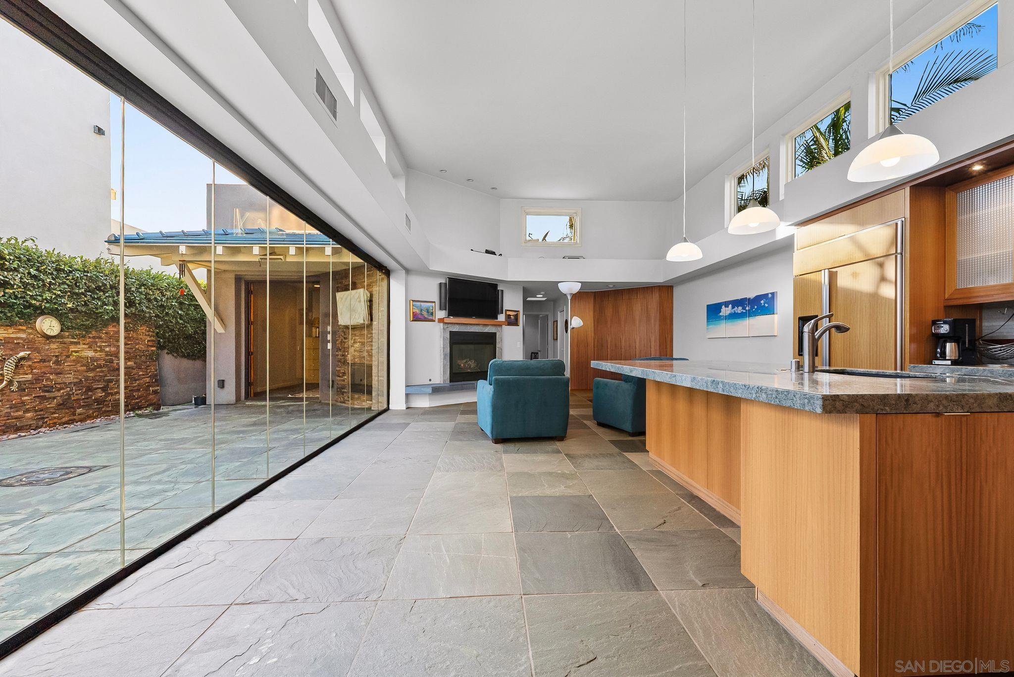 Detail Gallery Image 12 of 41 For 684  Margarita Ave, Coronado,  CA 92118 - 4 Beds | 4 Baths