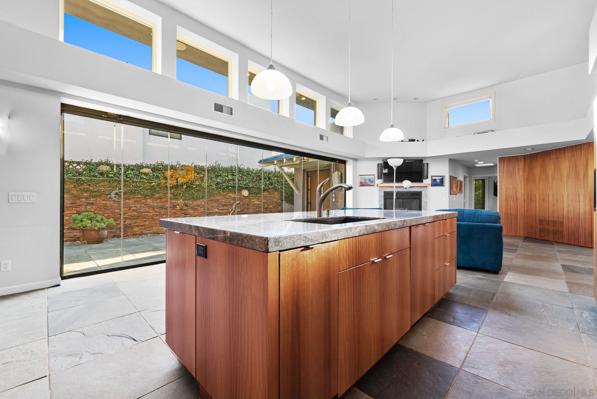 Detail Gallery Image 13 of 41 For 684  Margarita Ave, Coronado,  CA 92118 - 4 Beds | 4 Baths