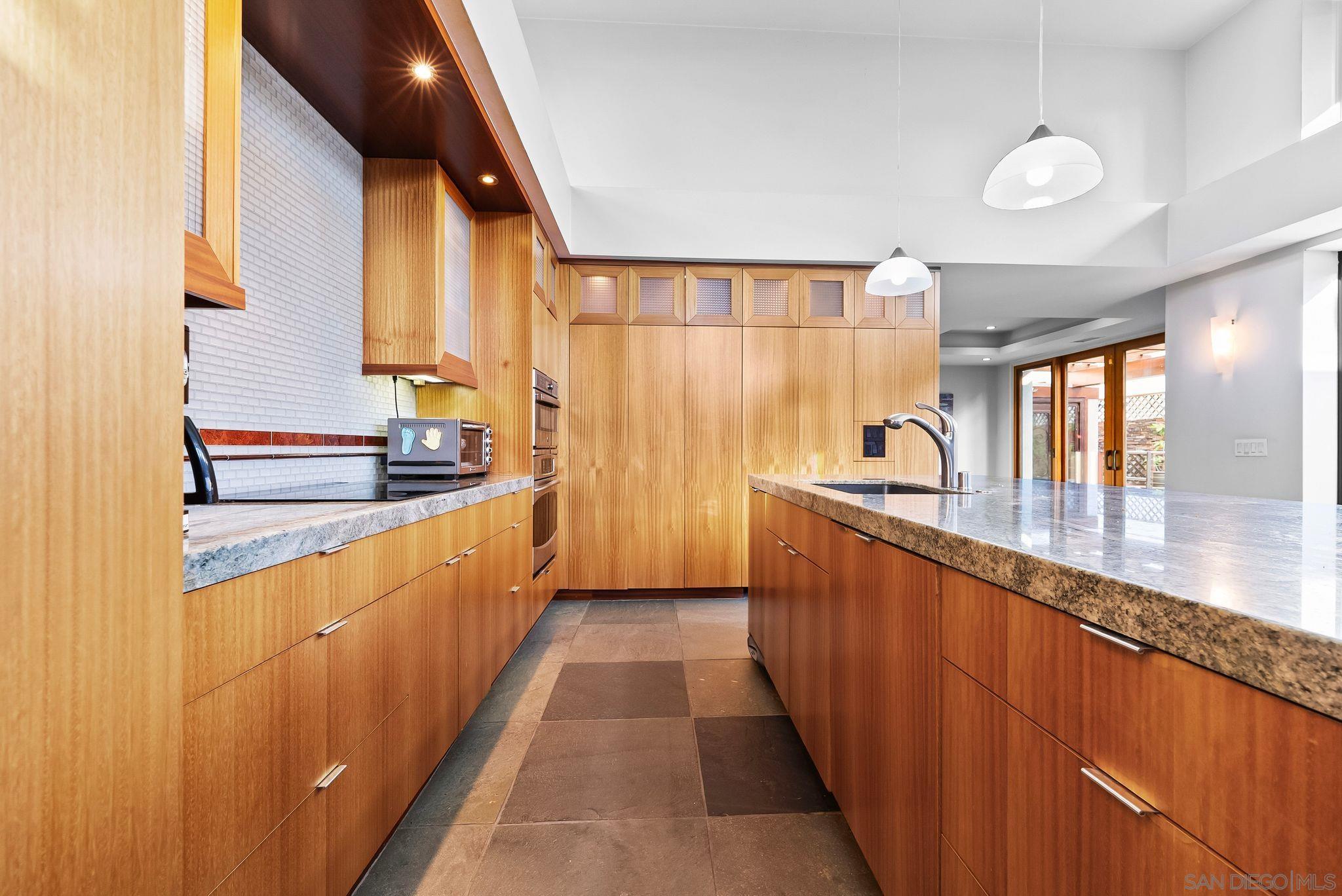 Detail Gallery Image 16 of 41 For 684  Margarita Ave, Coronado,  CA 92118 - 4 Beds | 4 Baths